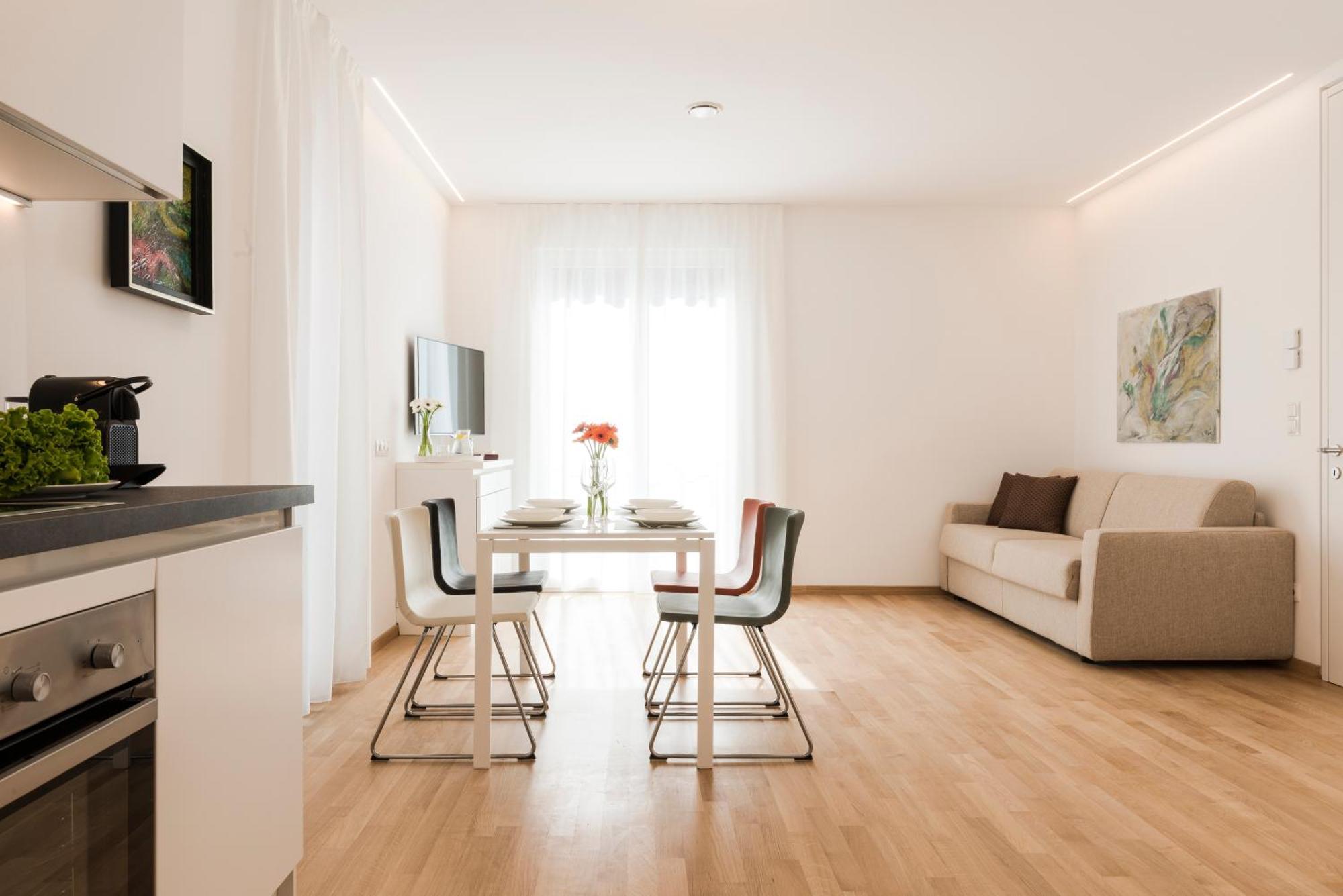 Deluxe Apartment