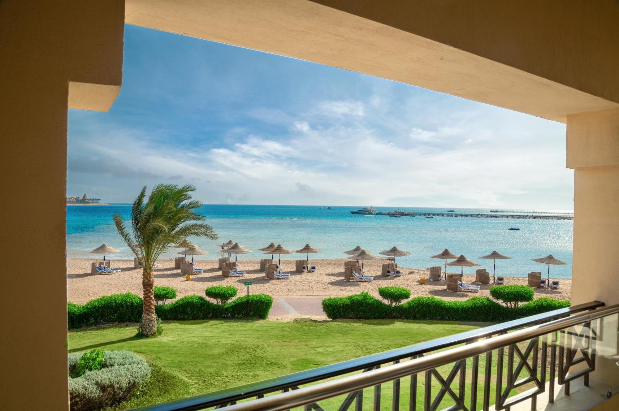 Premium Deluxe Beach Front Room