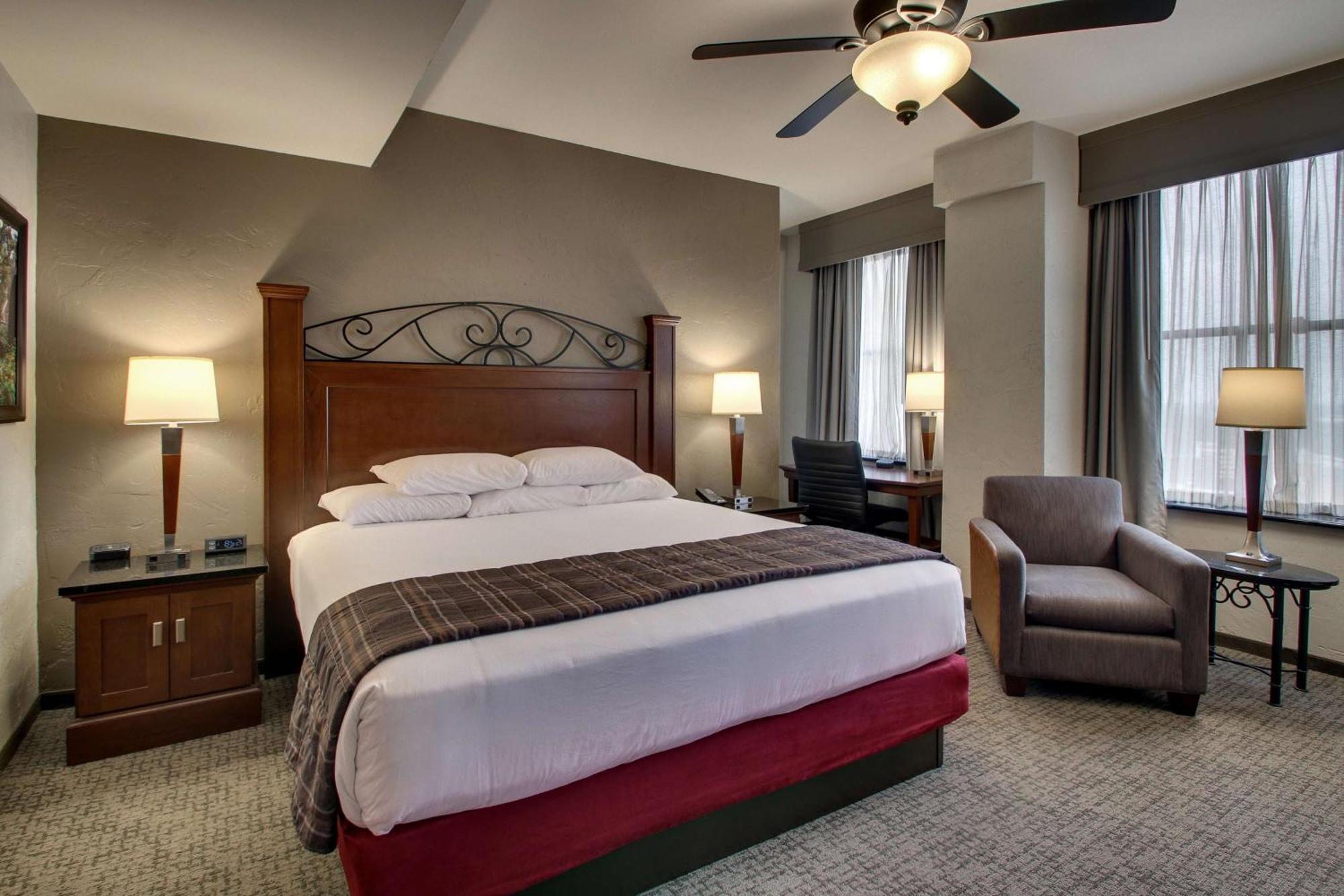 Deluxe King Room