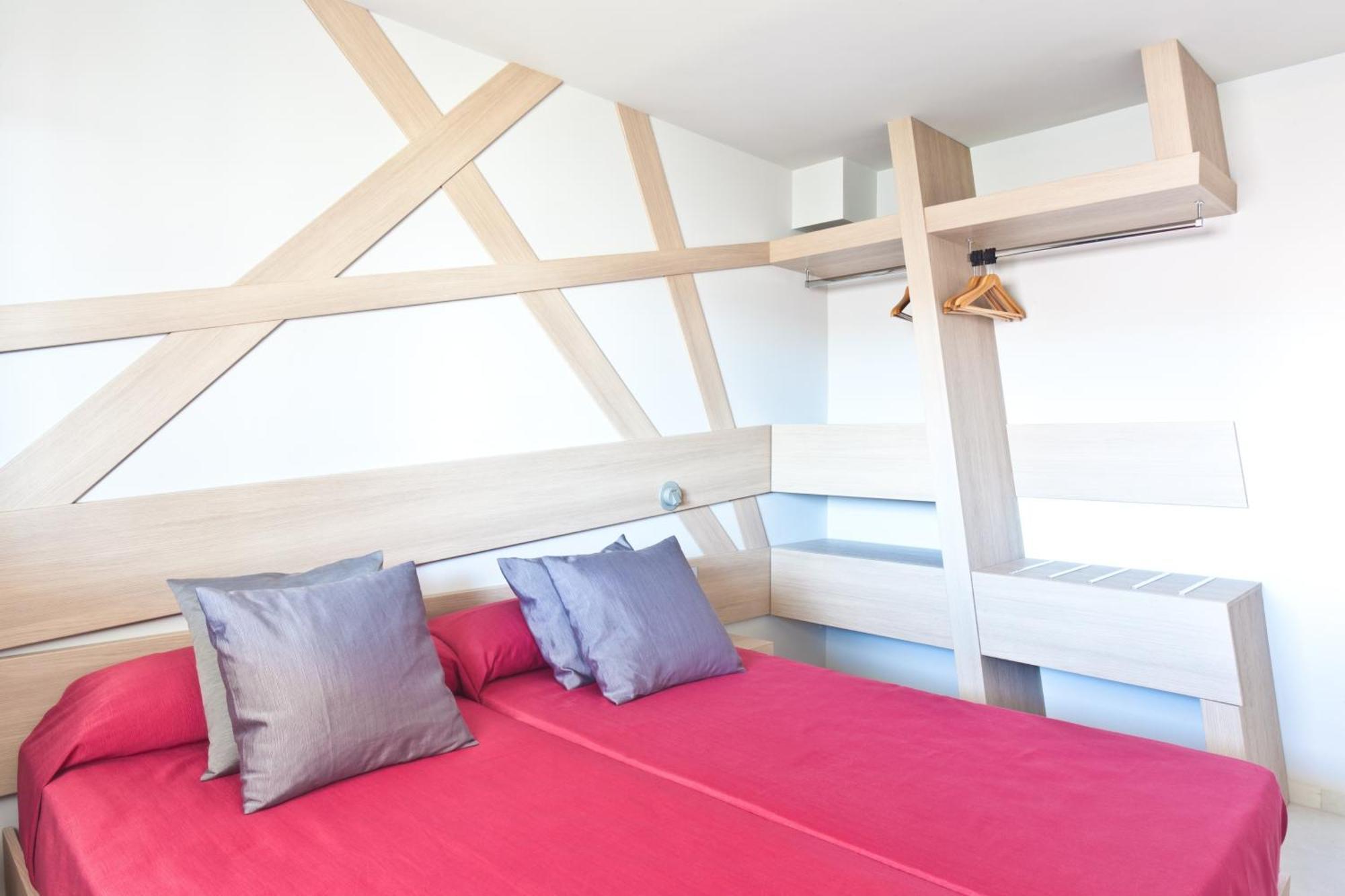 One-Bedroom Apartment Sea View