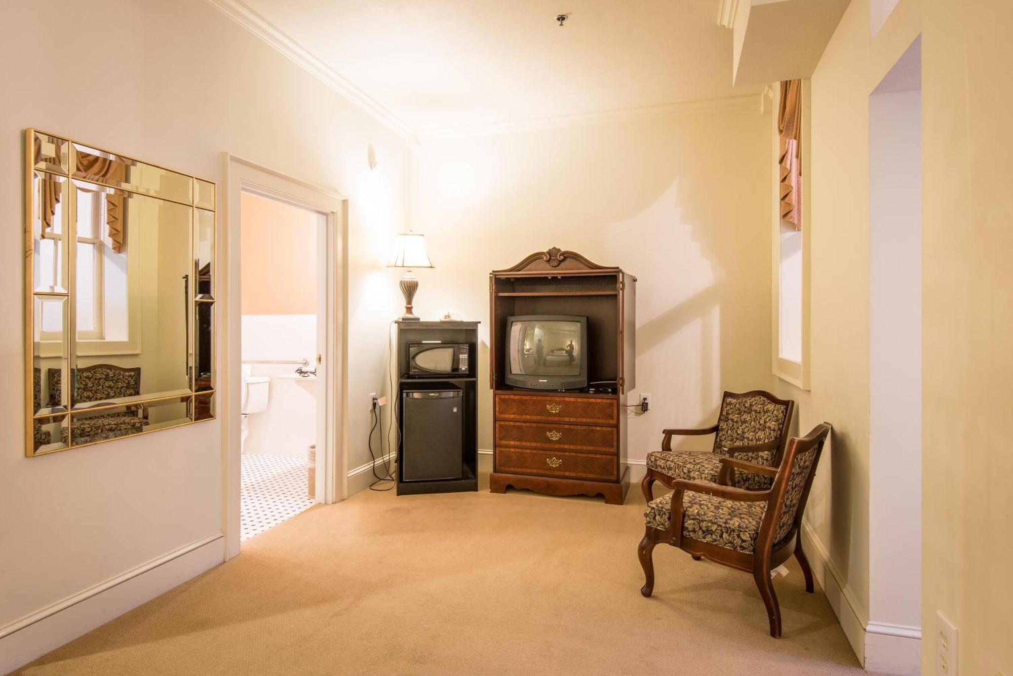 Queen Suite Disability Access