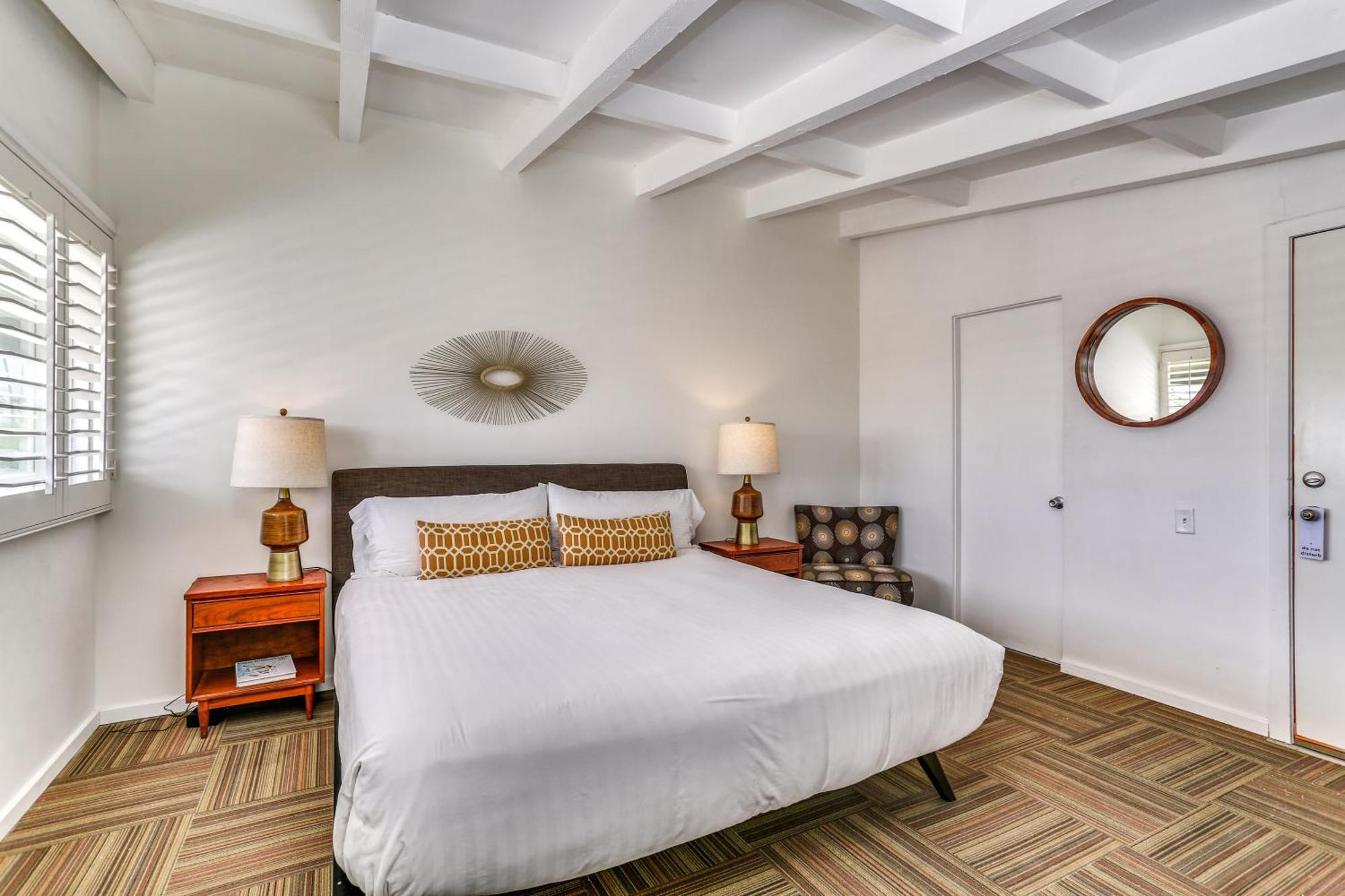 Standard King Room,1588183798:JPEG