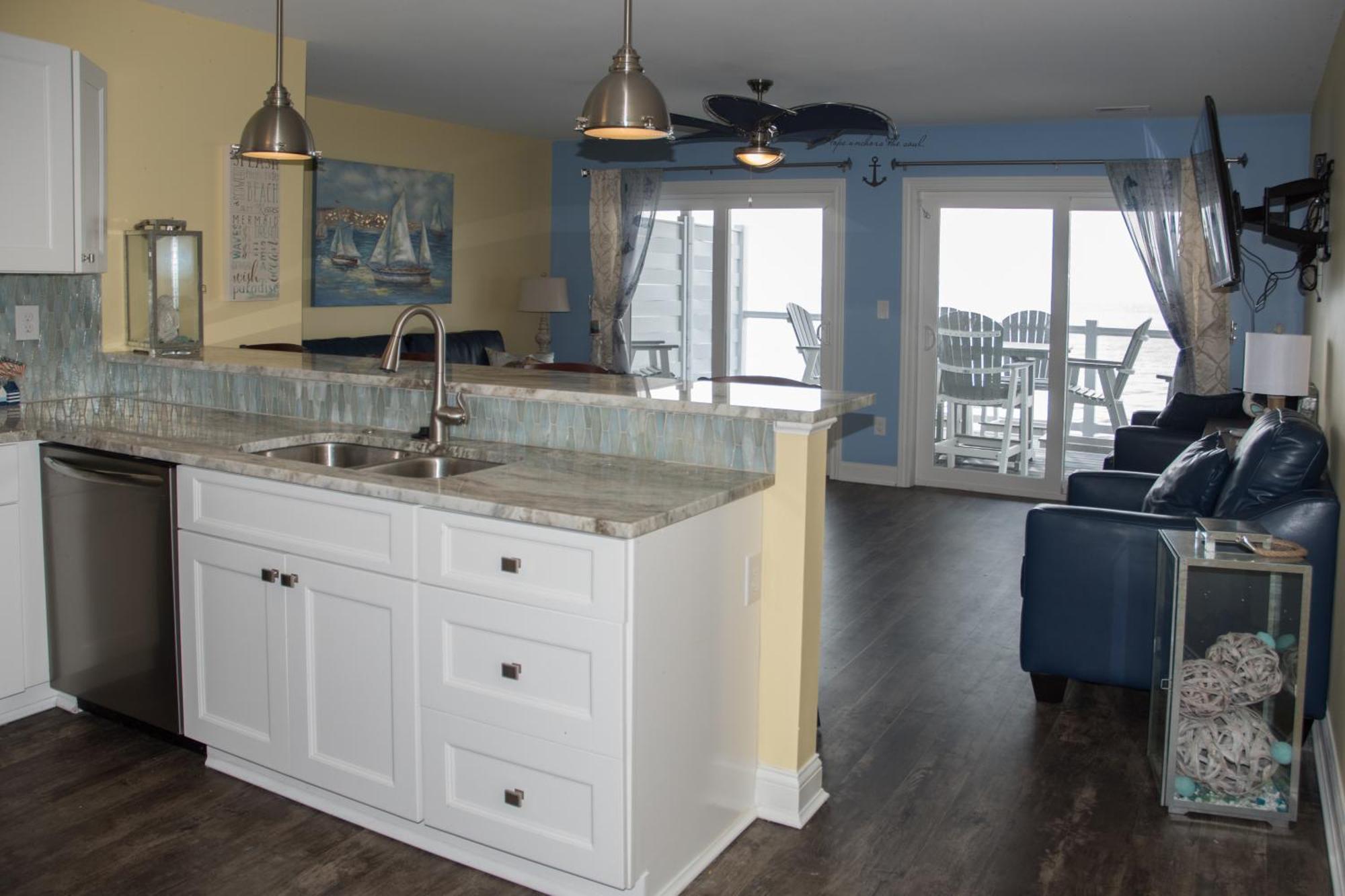 10-Person Waterfront Condo