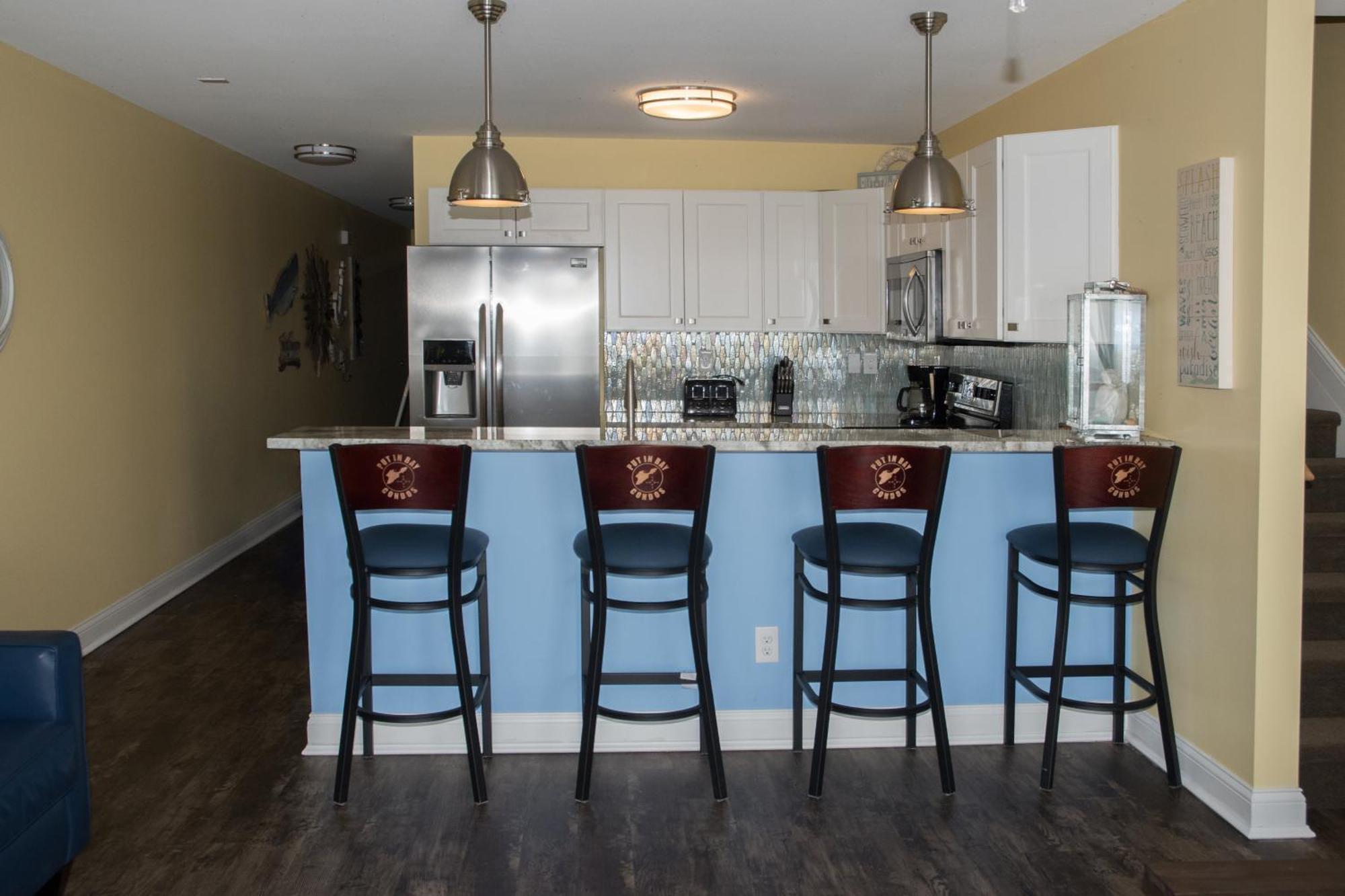 10-Person Waterfront Condo