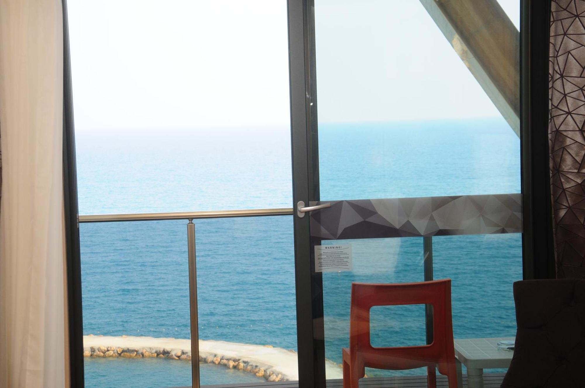 Suite Spa Bath Sea View