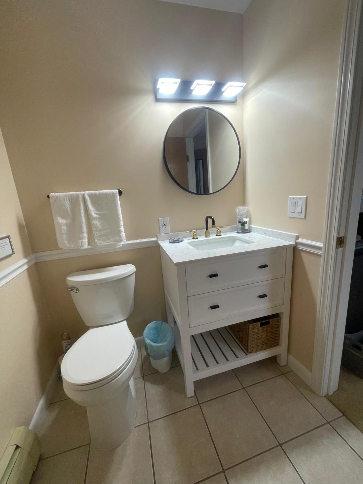 Double Room Private Bathroom