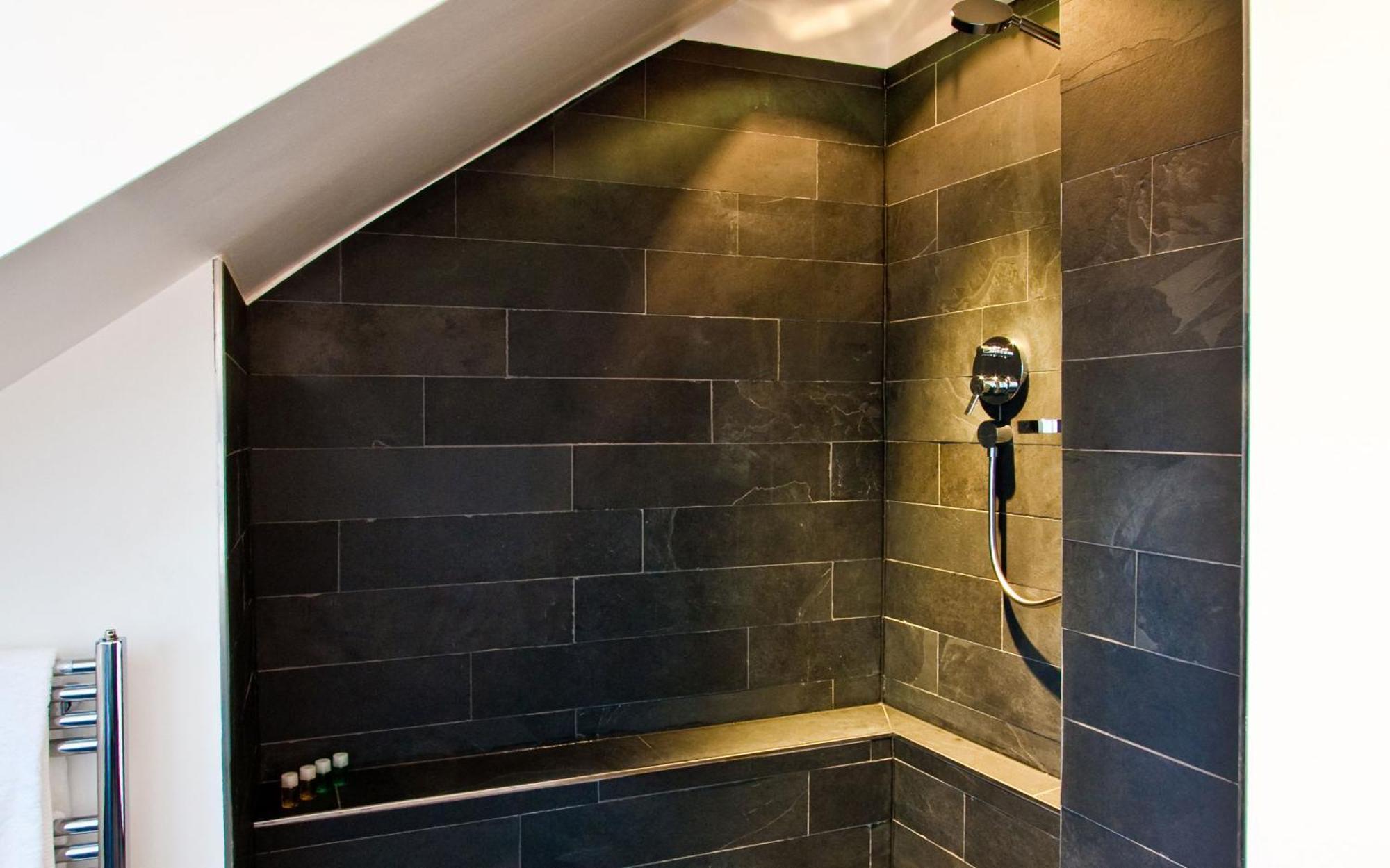 Deluxe Double Room Bath