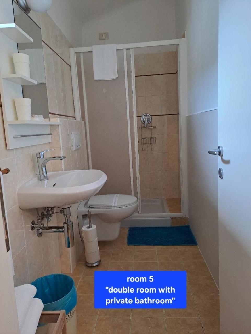 Double Room Private Bathroom