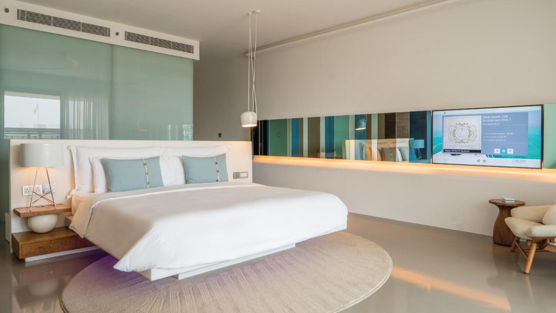 Luux Room