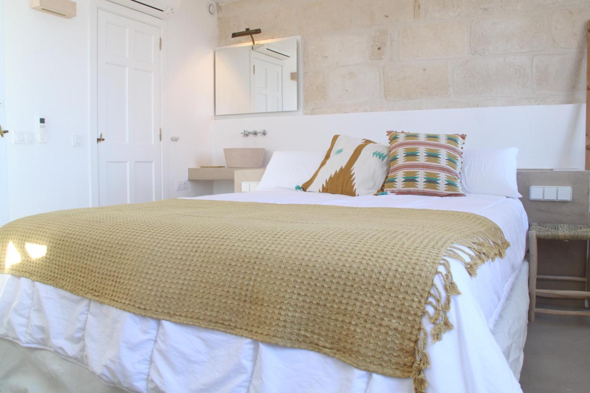 Deluxe Double Room Bath