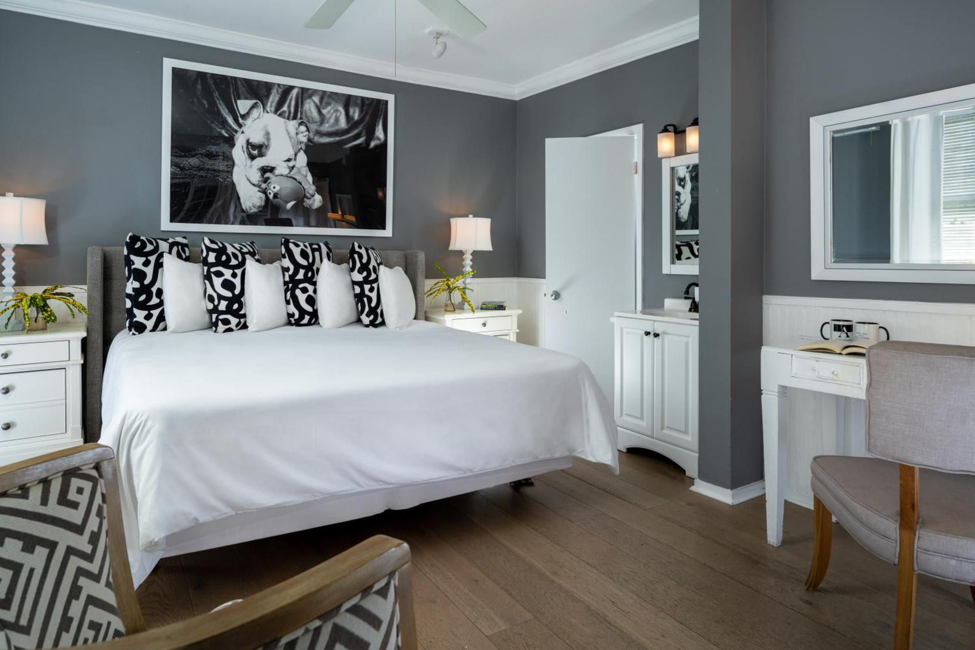 Room 5 Superior King Room