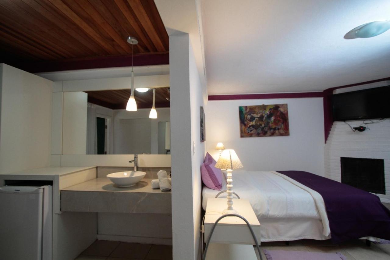 Deluxe Queen Suite
