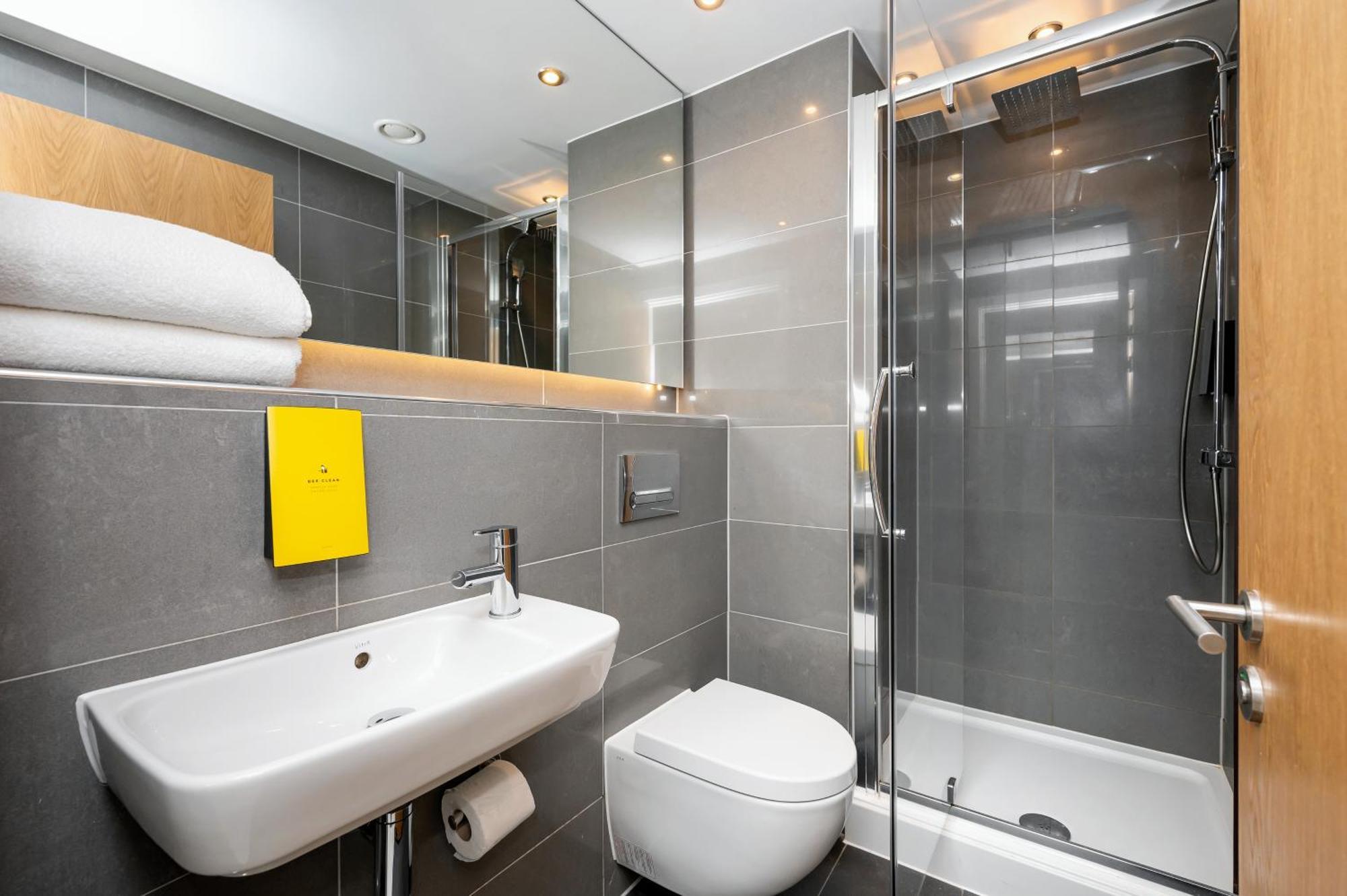Twin Studio Sleeps 3