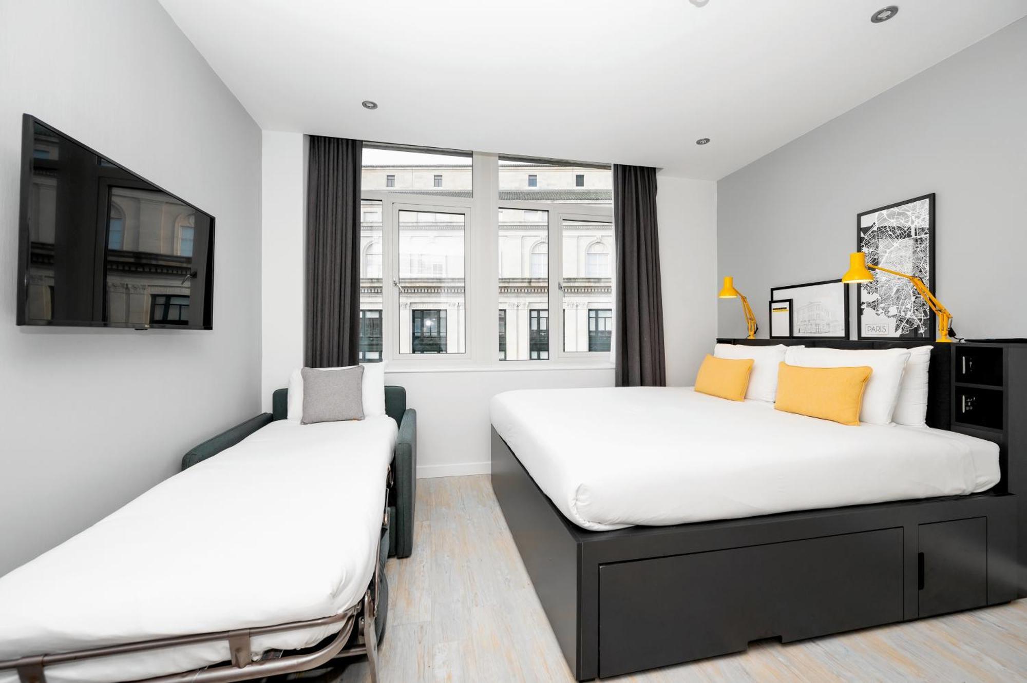 Studio Sleeps 3