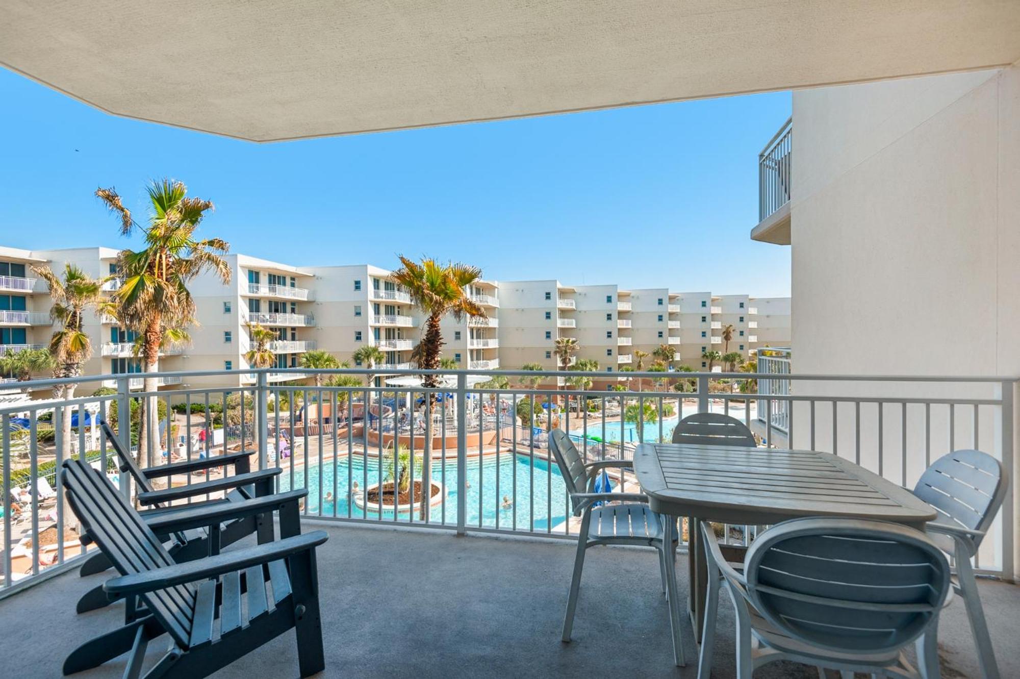 Apartment Pool View