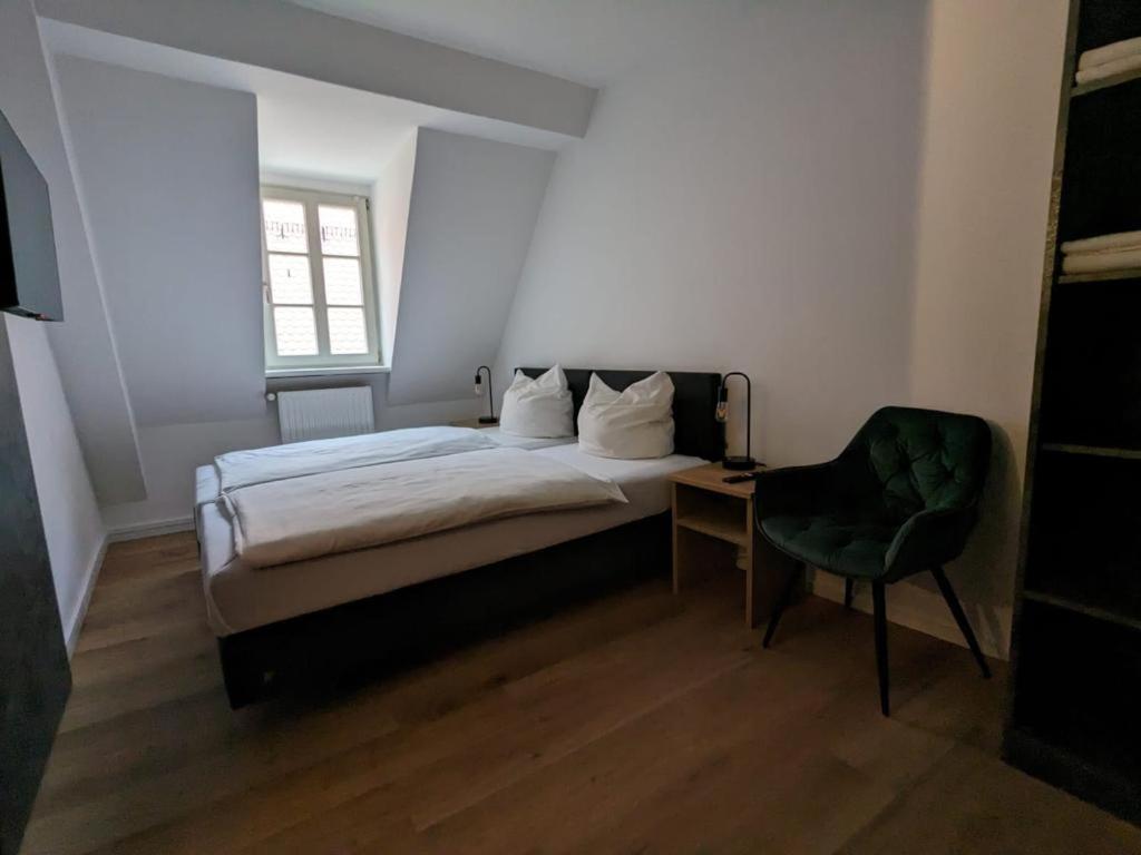 Double or Twin Room Private Bathroom