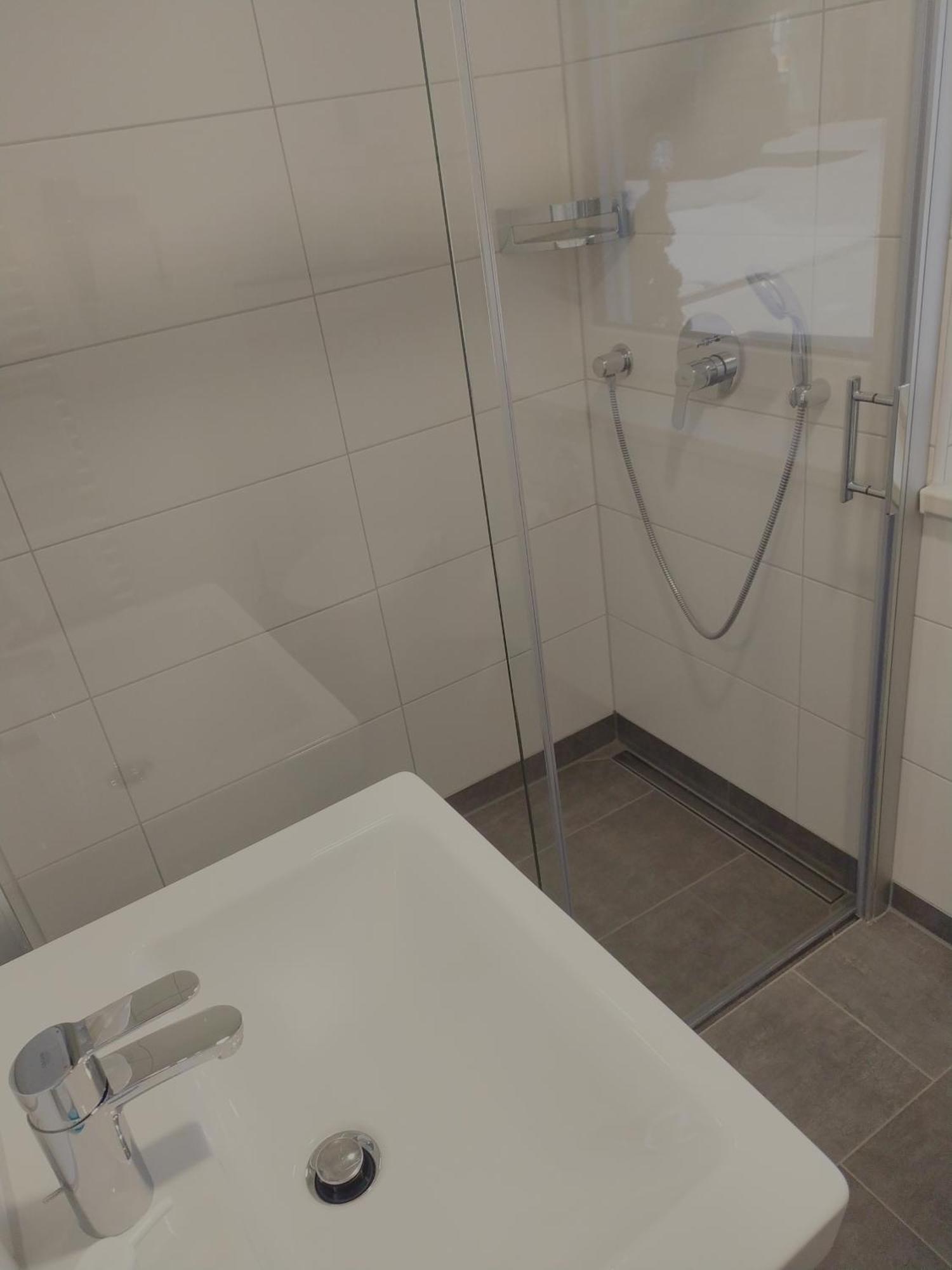 Single Room Shower