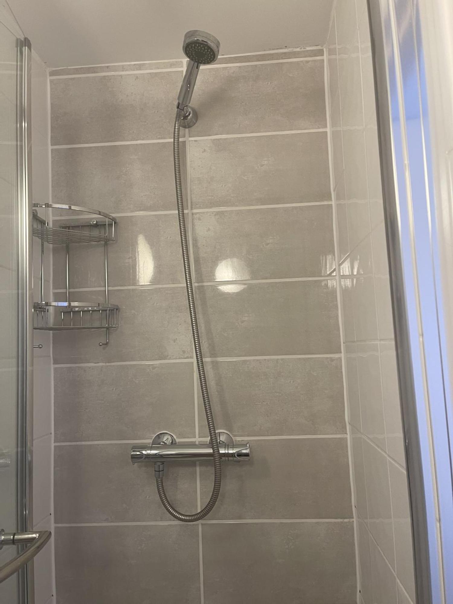 Small Single Room,1588421972:JPEG