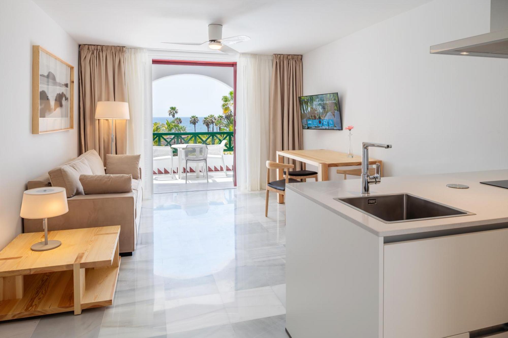 One-Bedroom Superior Apartment Ocean View