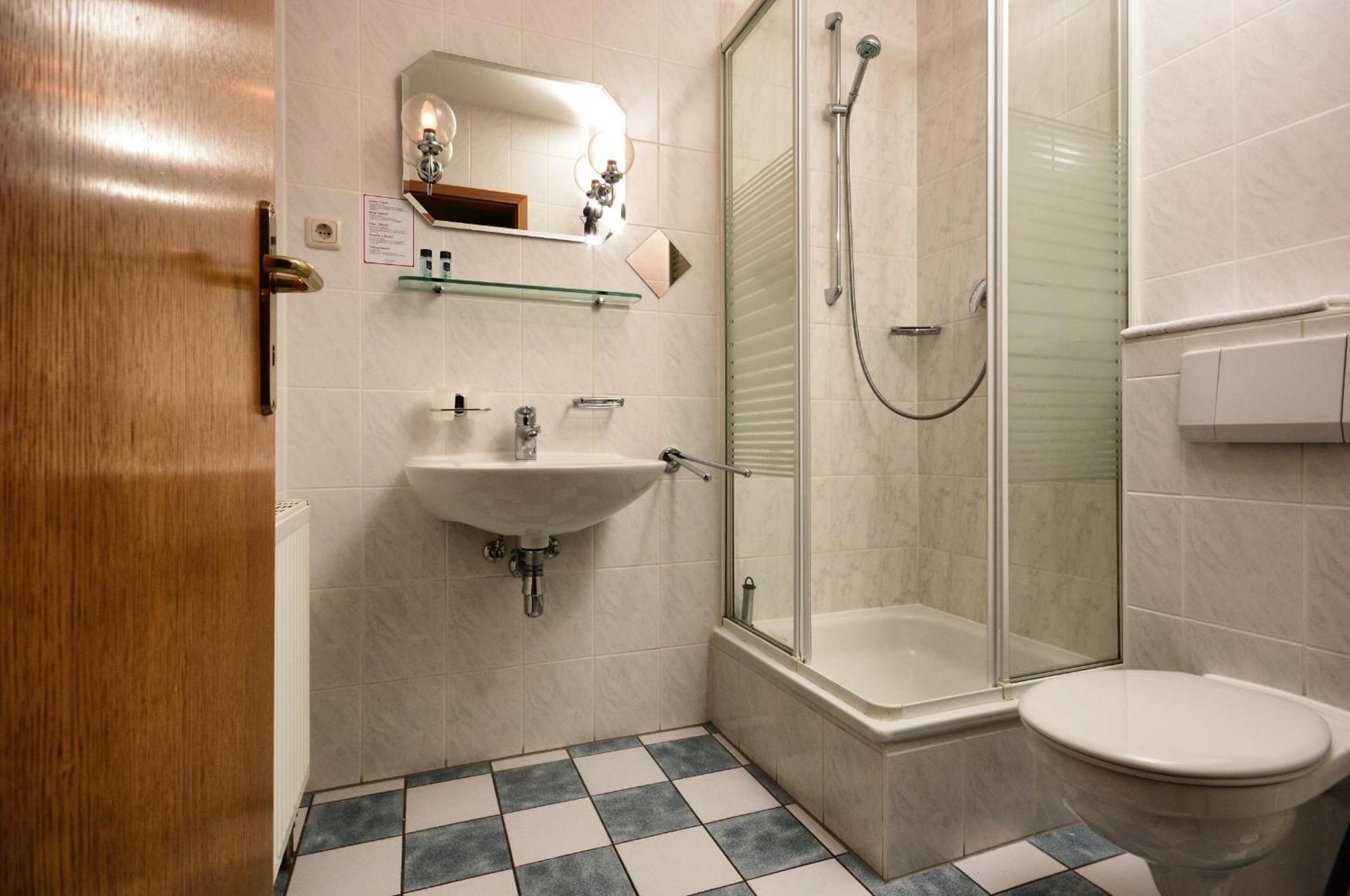 Single Room Bathroom