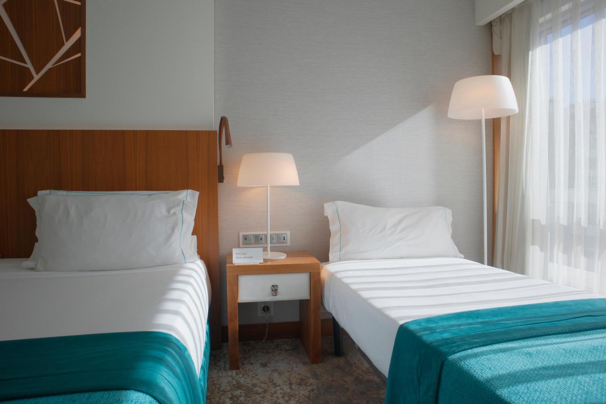 Deluxe Double Room Extra Bed up to 12 years old
