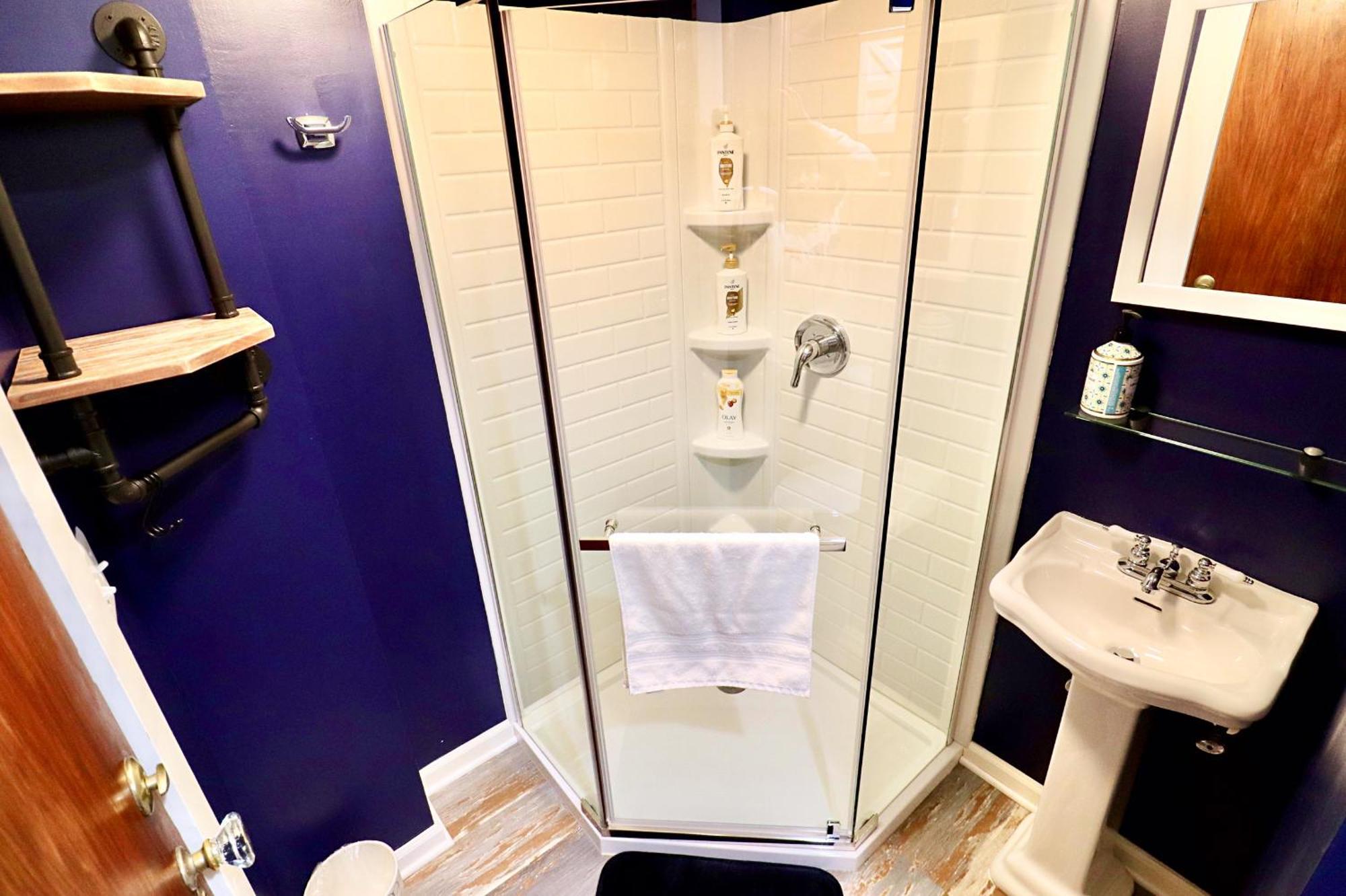 Deluxe King Suite