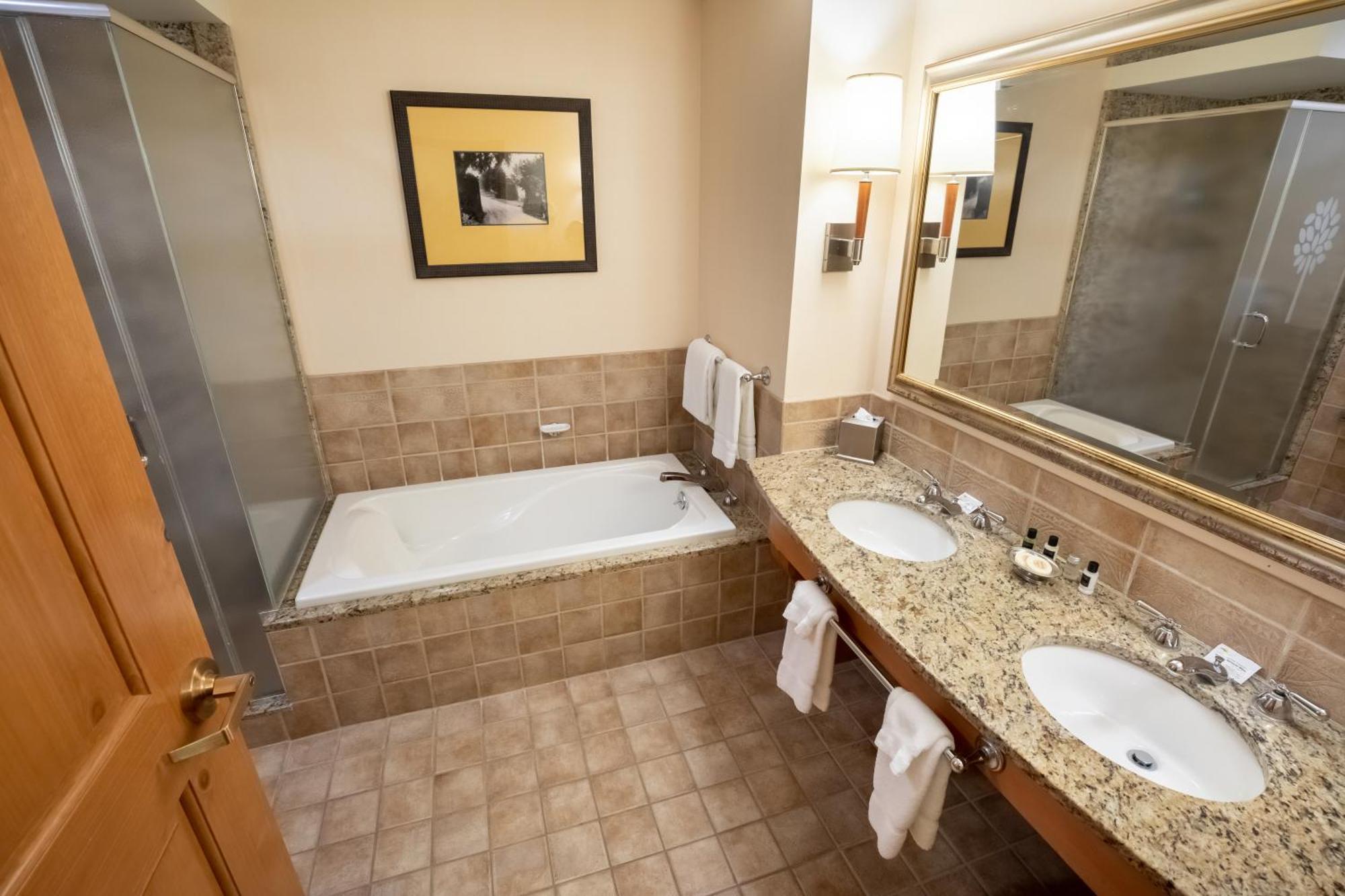 Lakeside Preferred Two Queen Beds Room