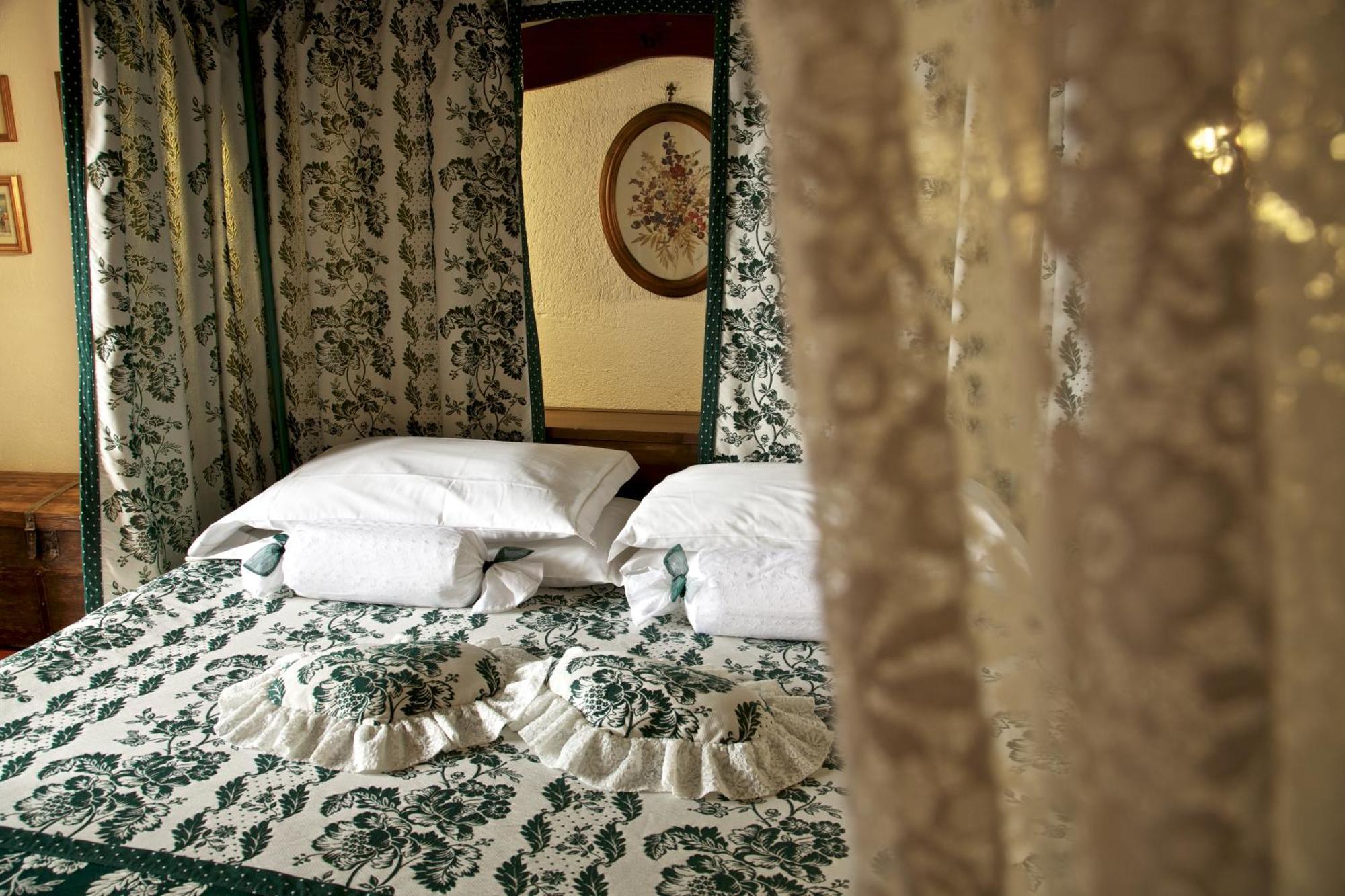 Large Junior Suite