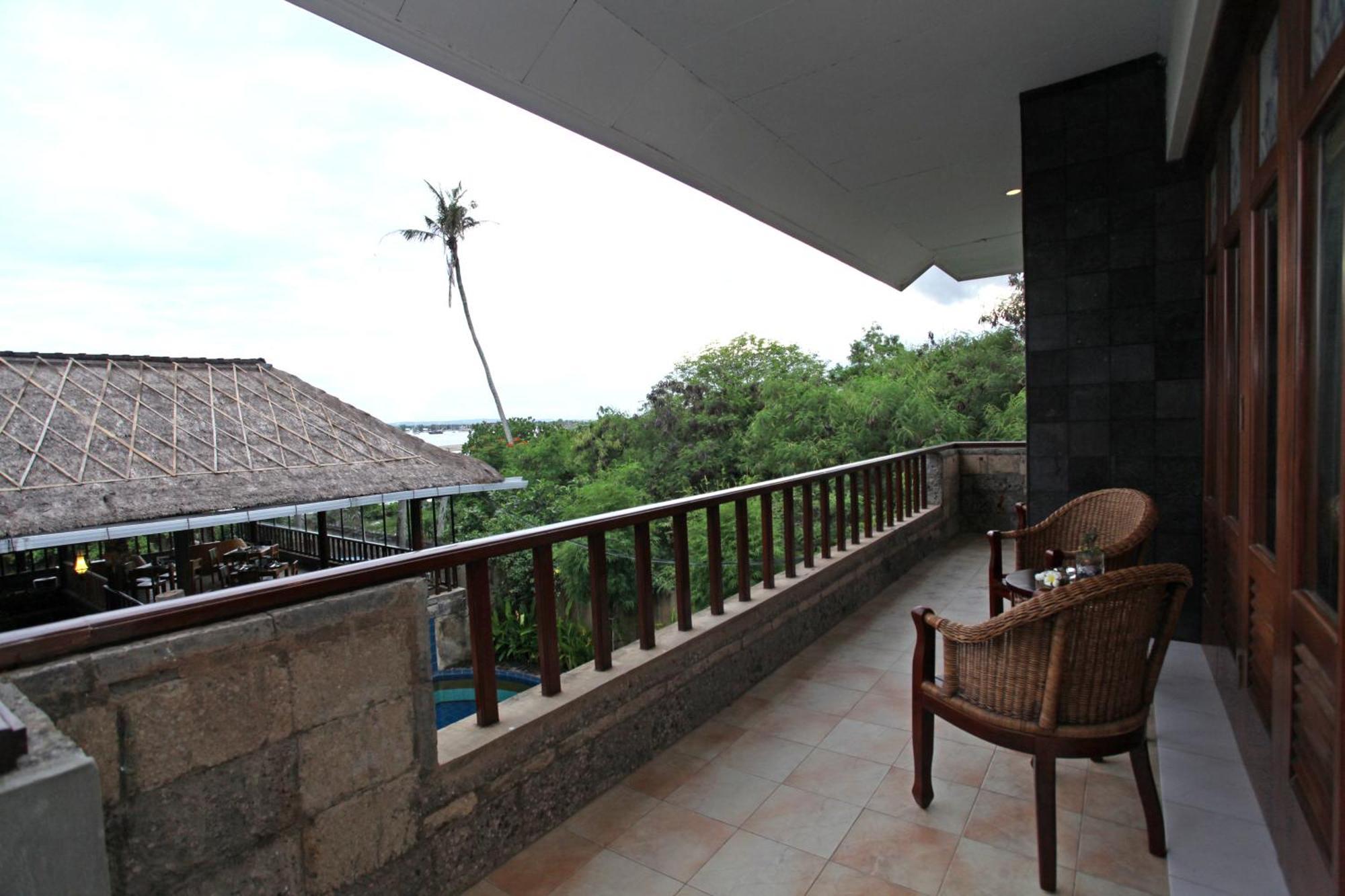 Junior Suite Pool View