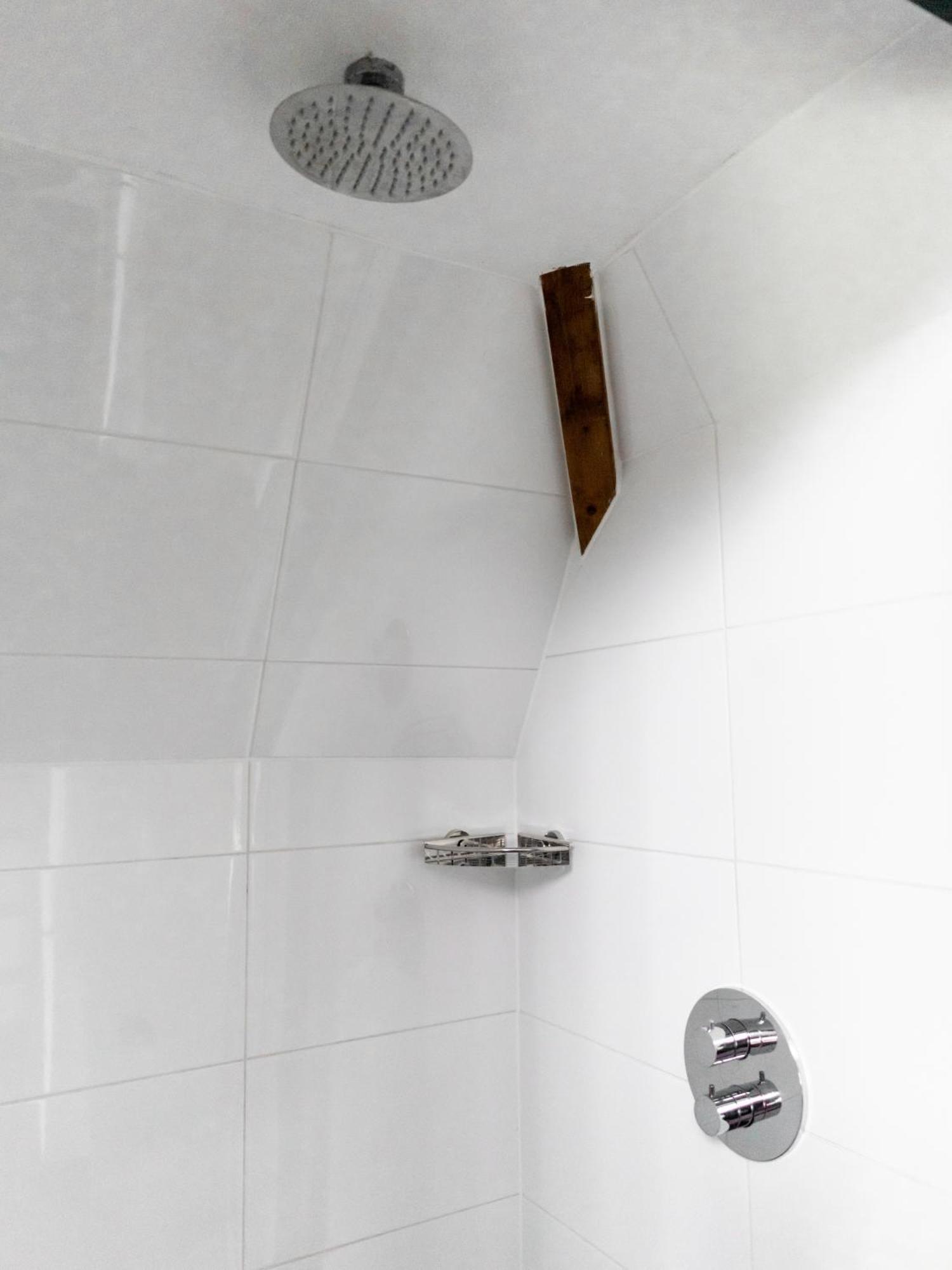 King Suite Bath