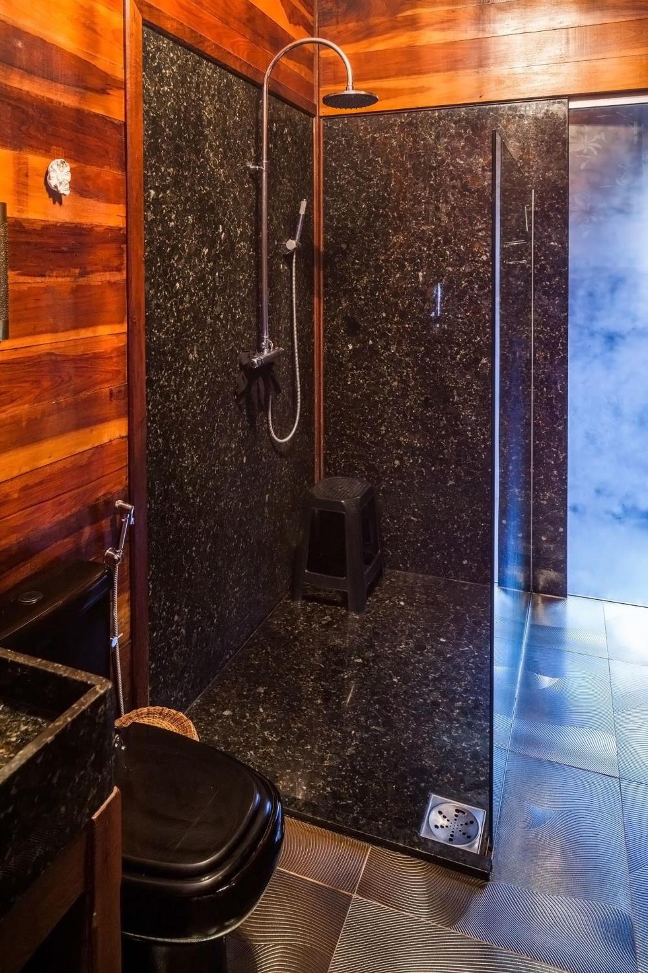 Deluxe Double Room Bath