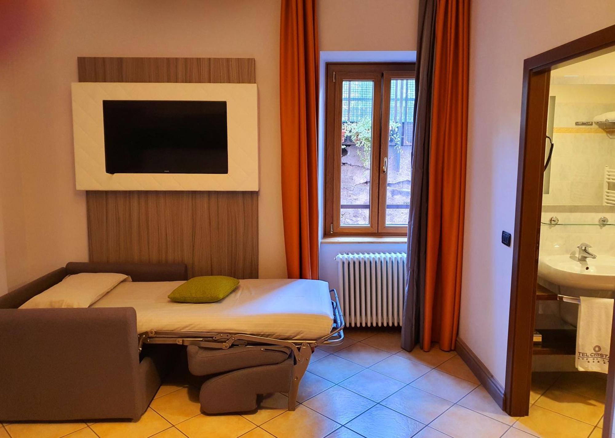 Economy Triple Room