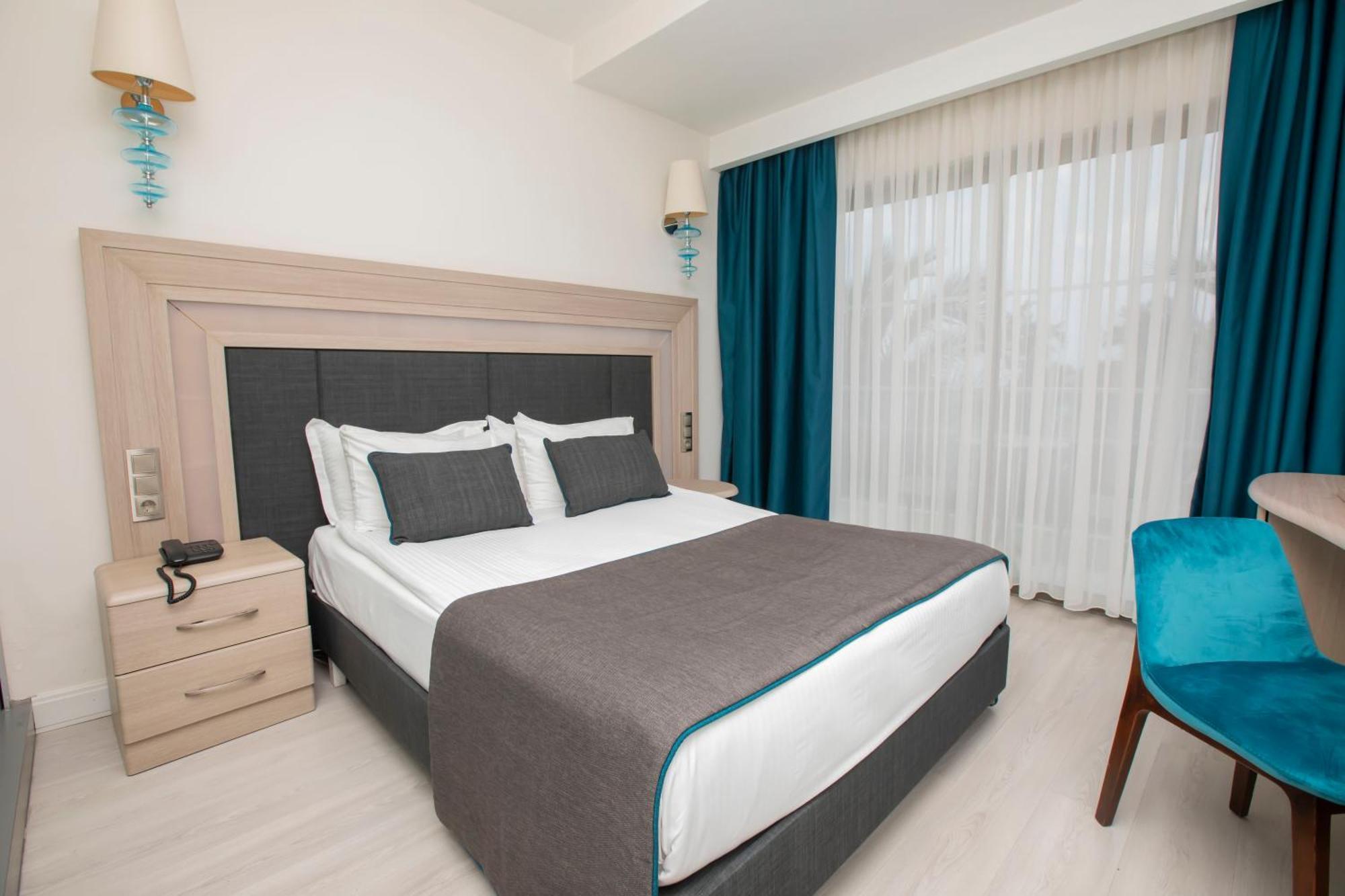 Standard Double or Twin Room Land View