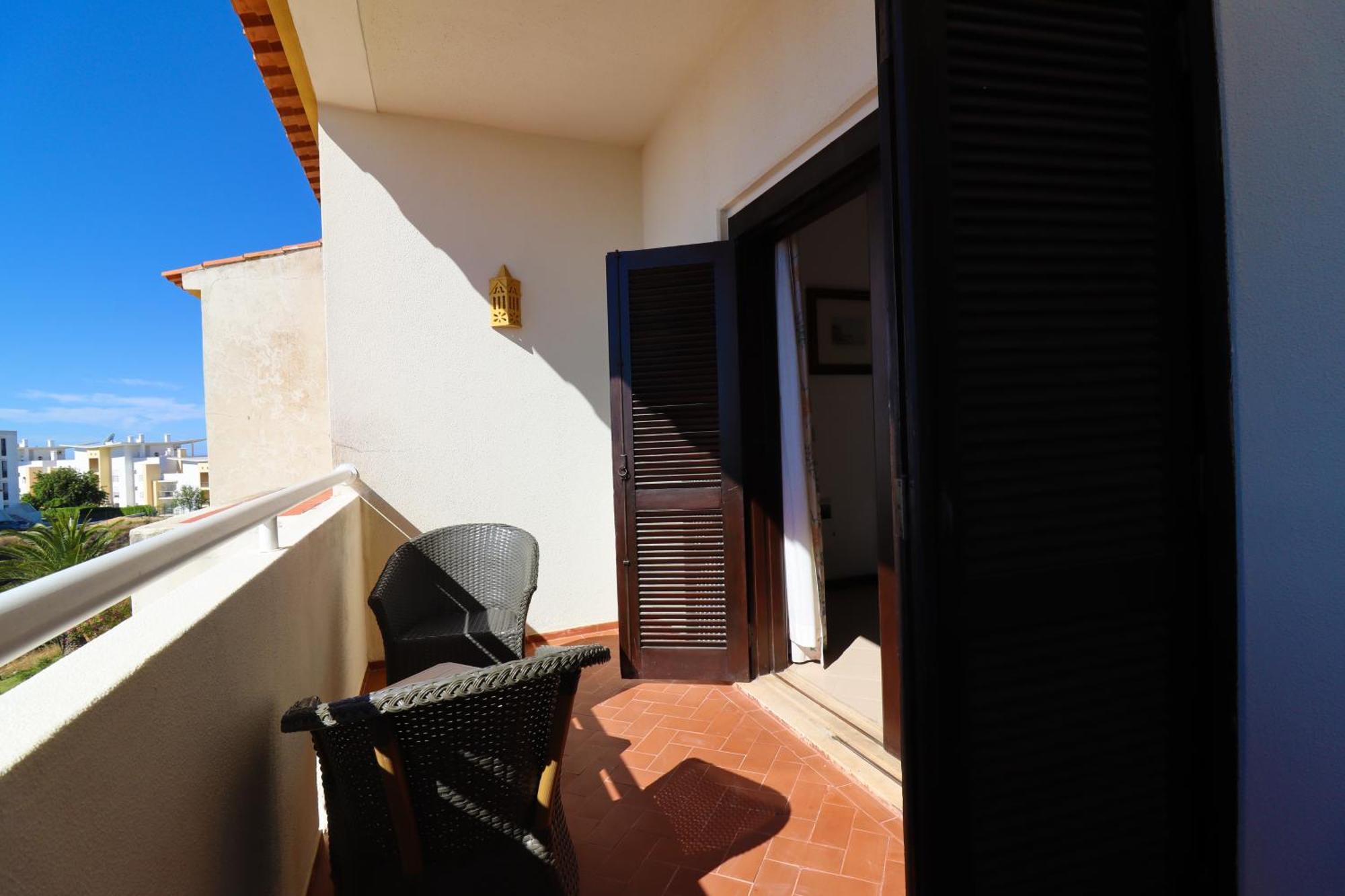 One-Bedroom Apartment,1589149575:JPEG