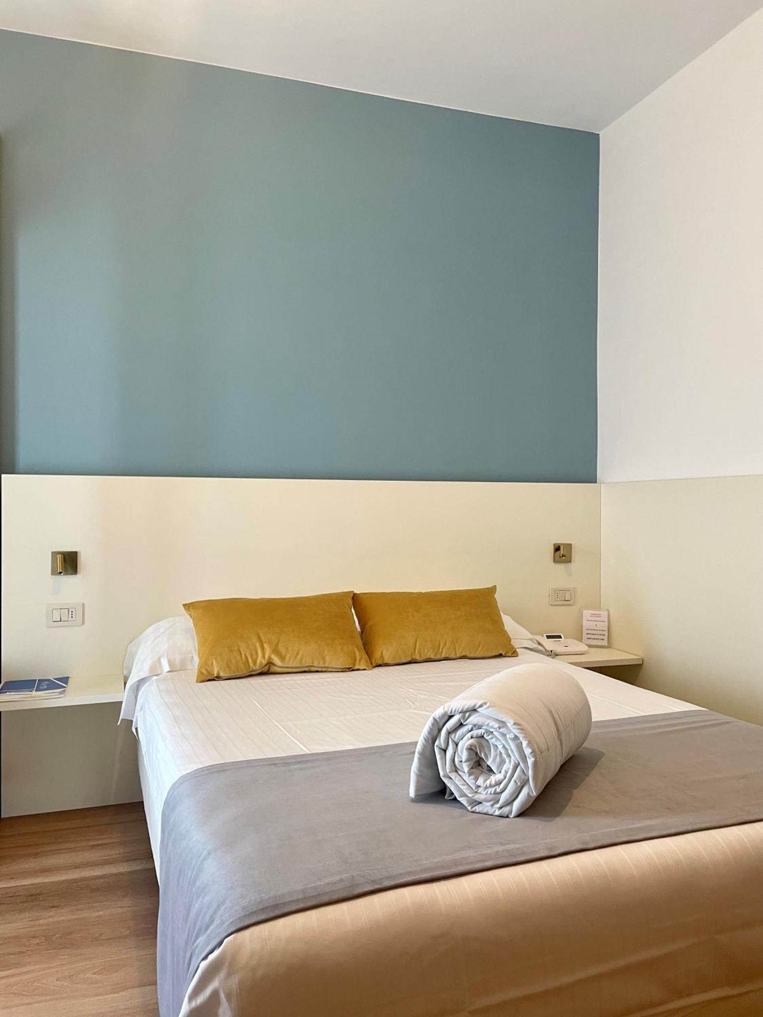Single Room Balcony