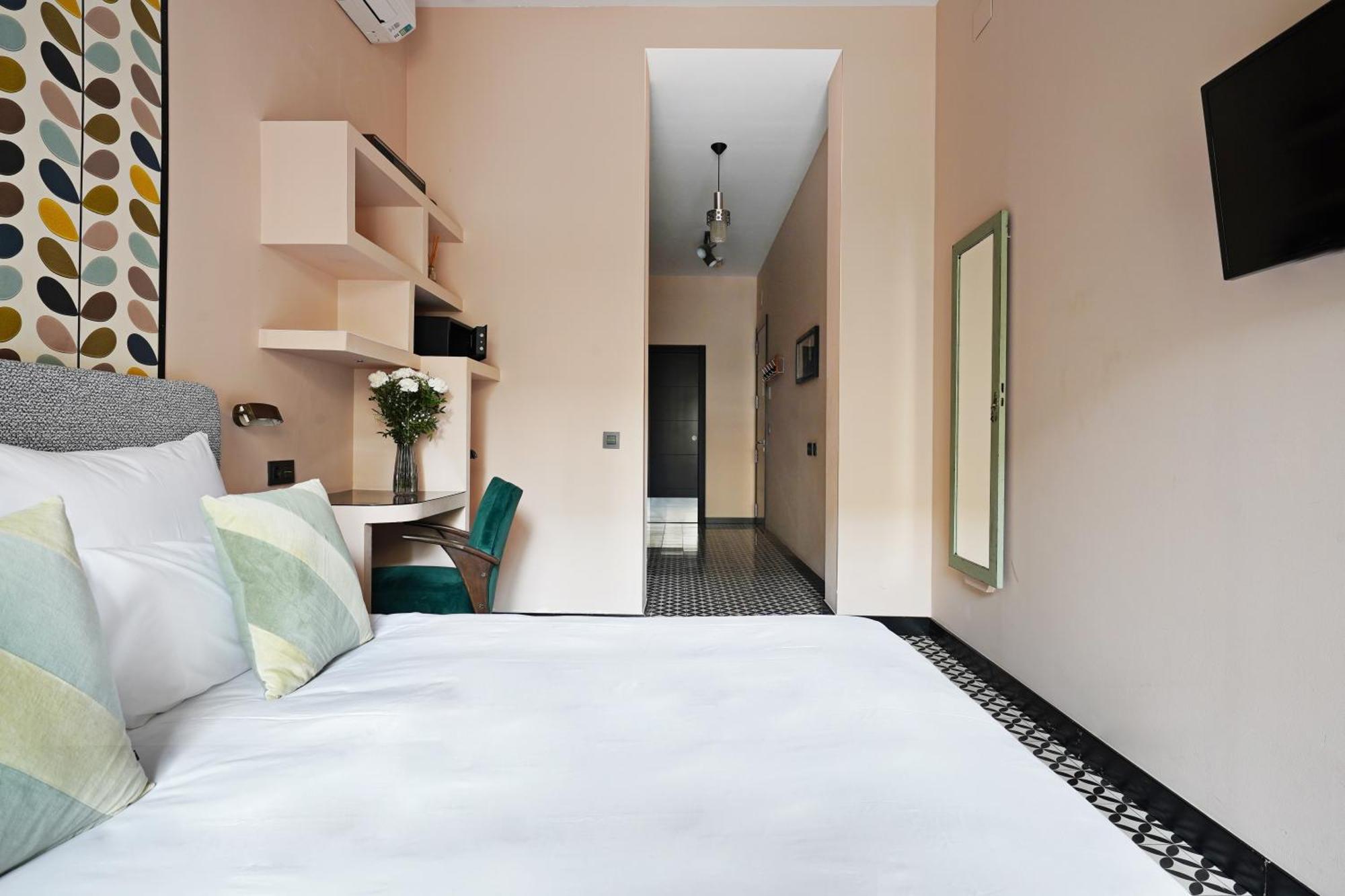 Medium Room Terrace