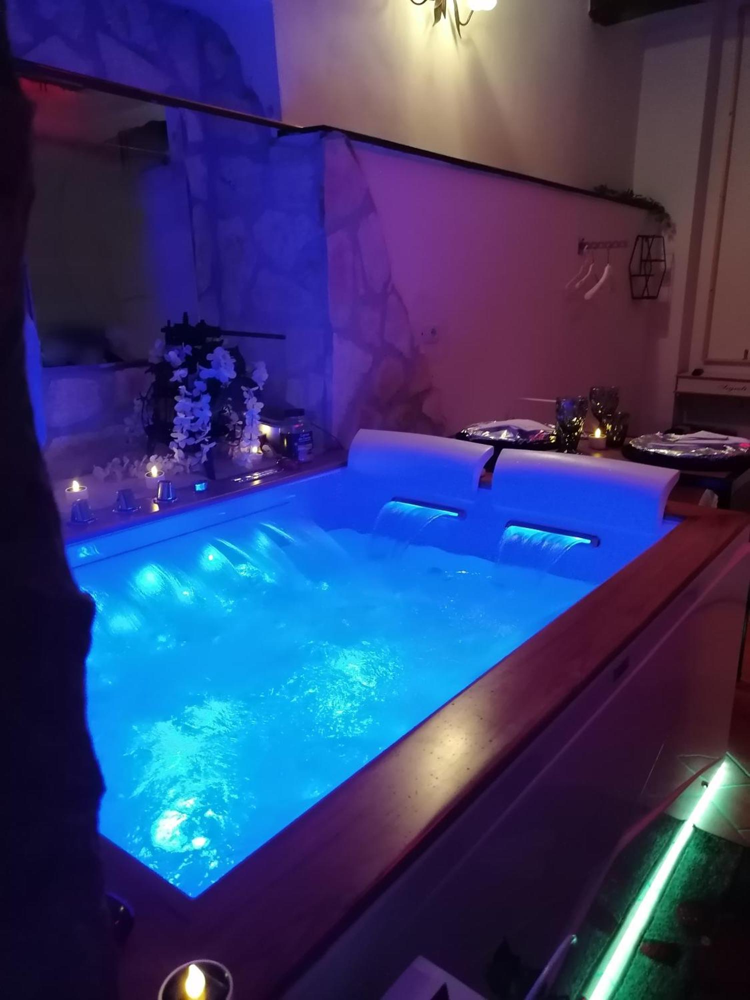 Queen Room Spa Bath