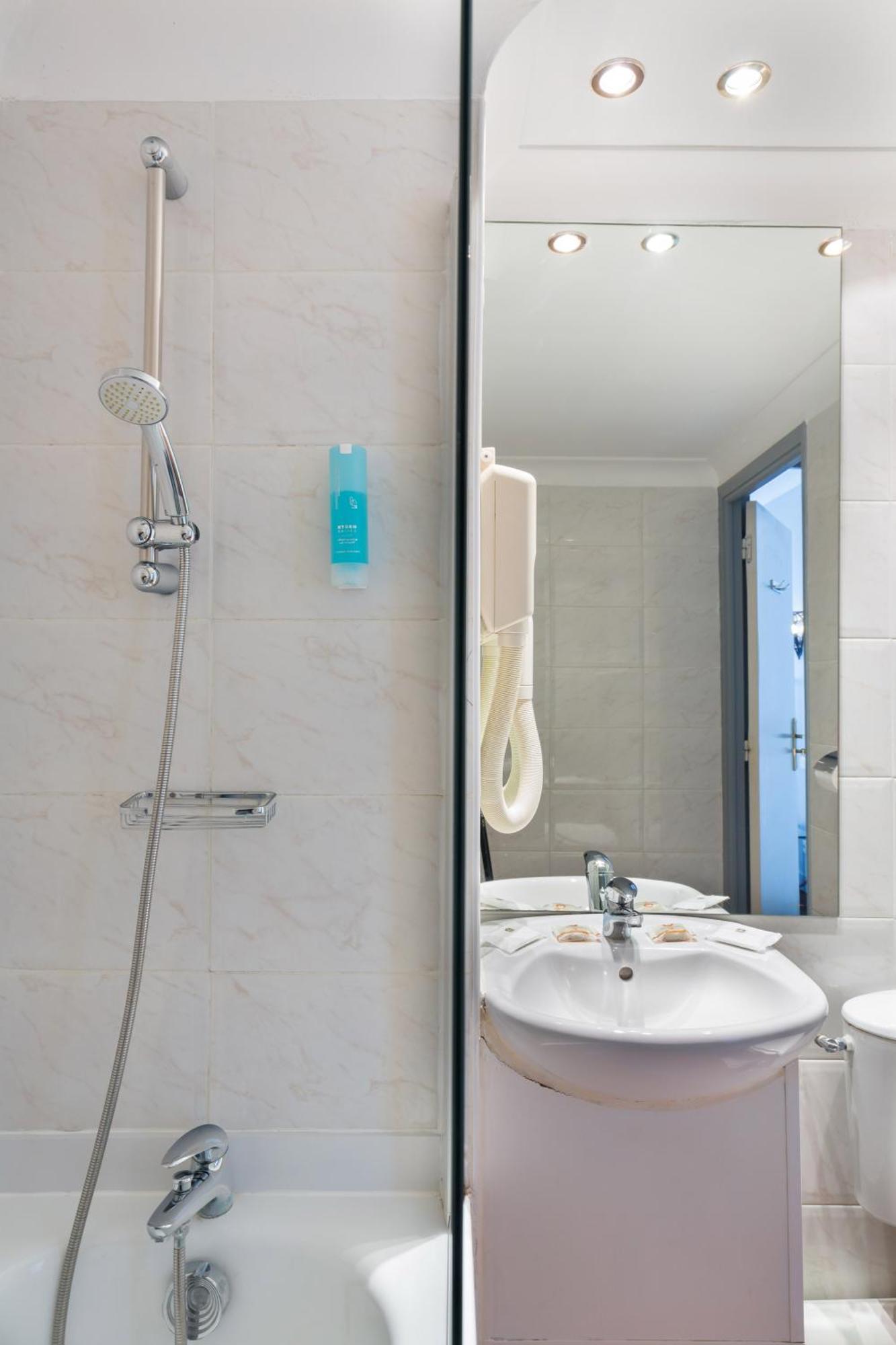 Standard Single Room,1589185370:JPEG