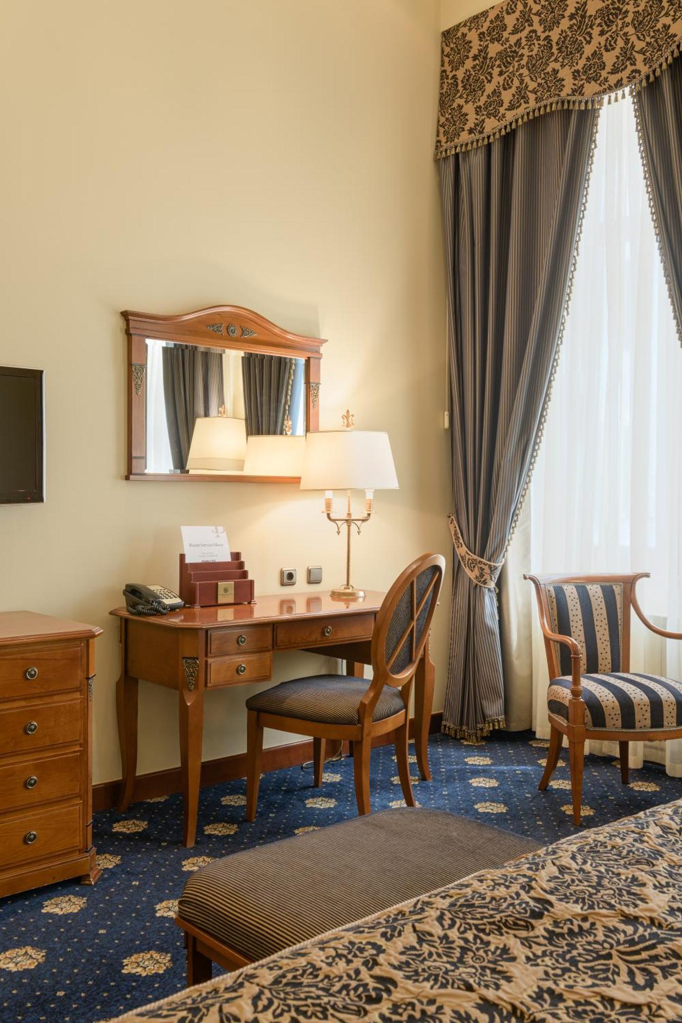 Premier King Room