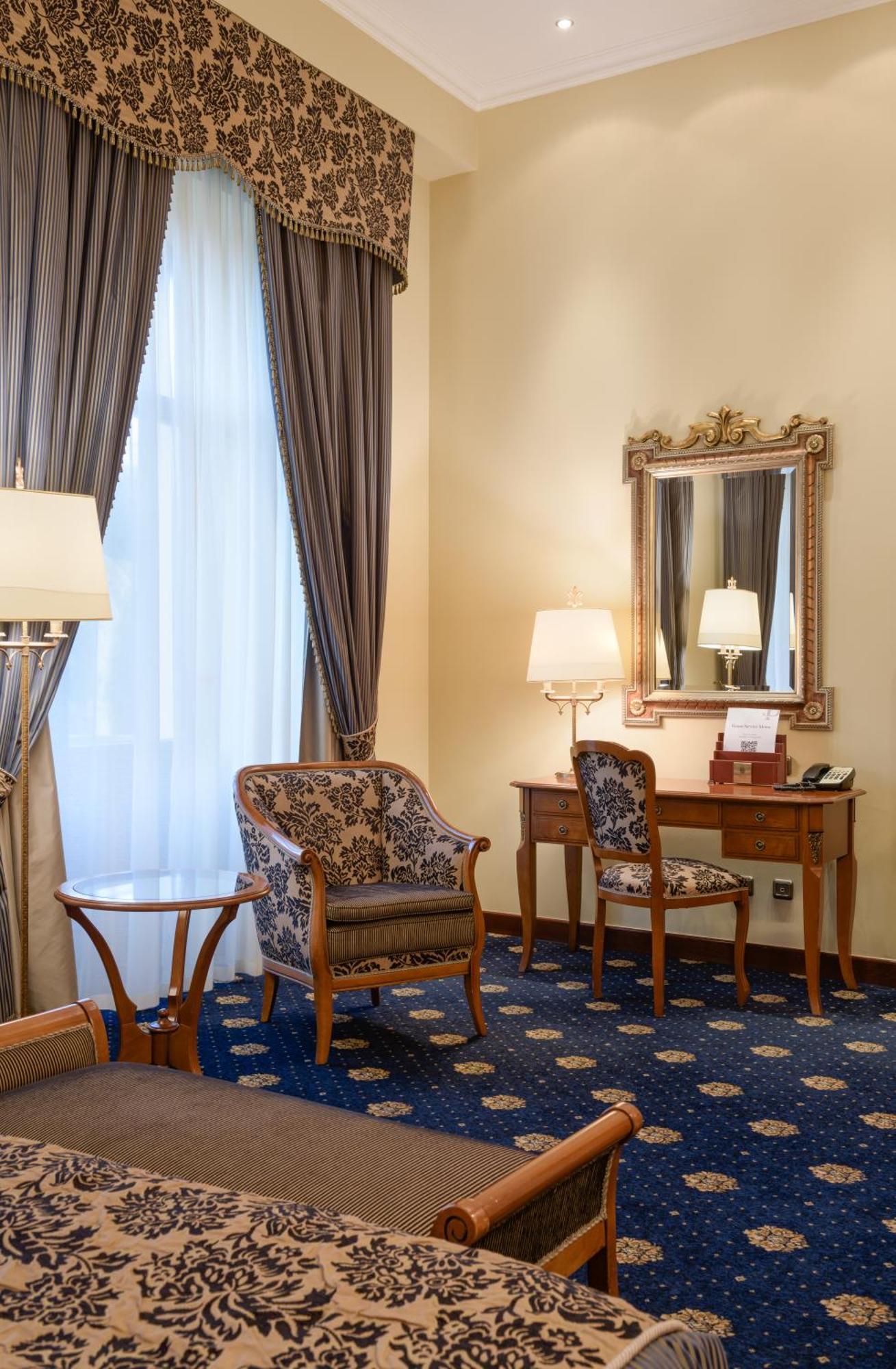 Premier King Room