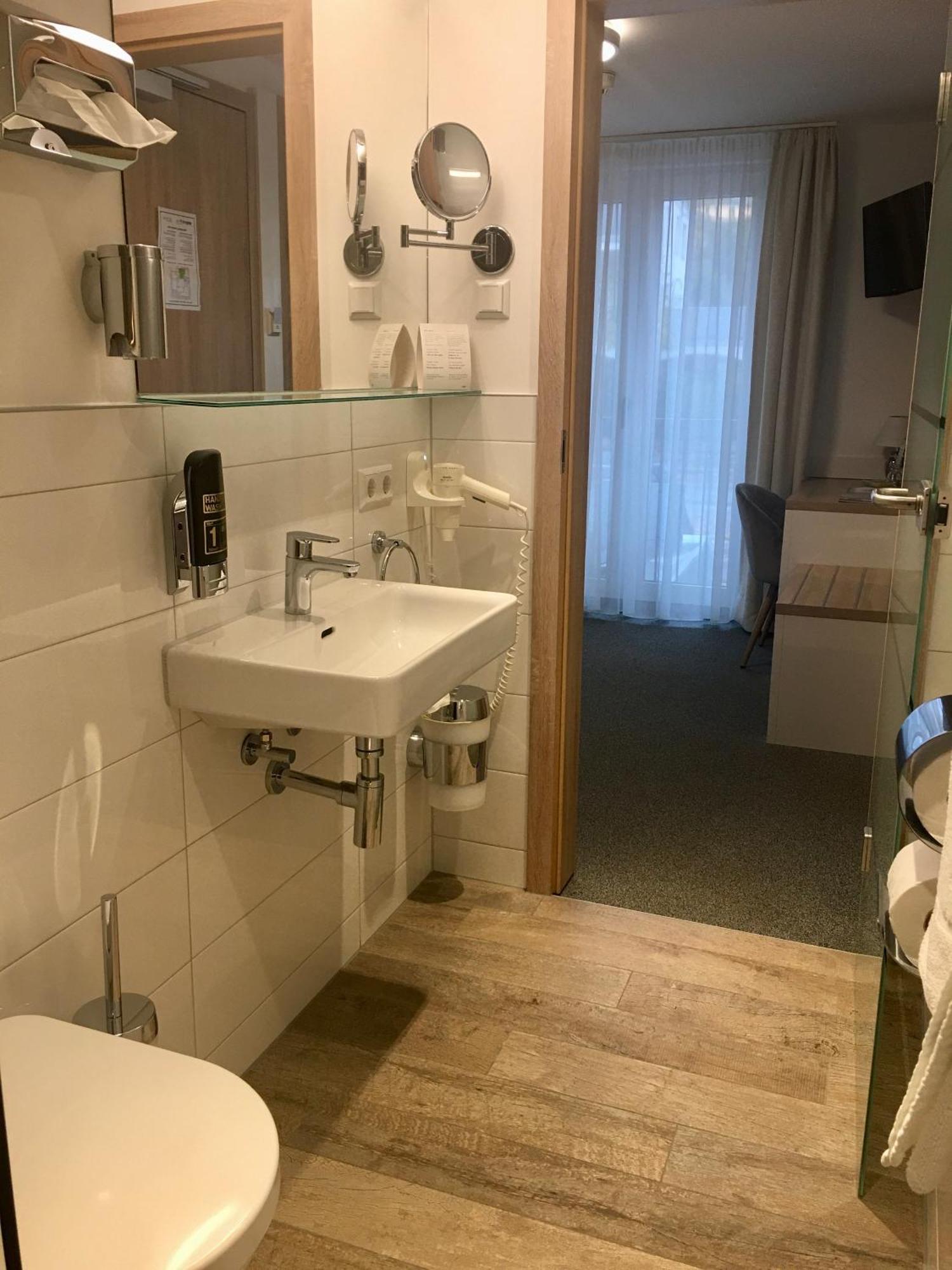 Single Room without lift