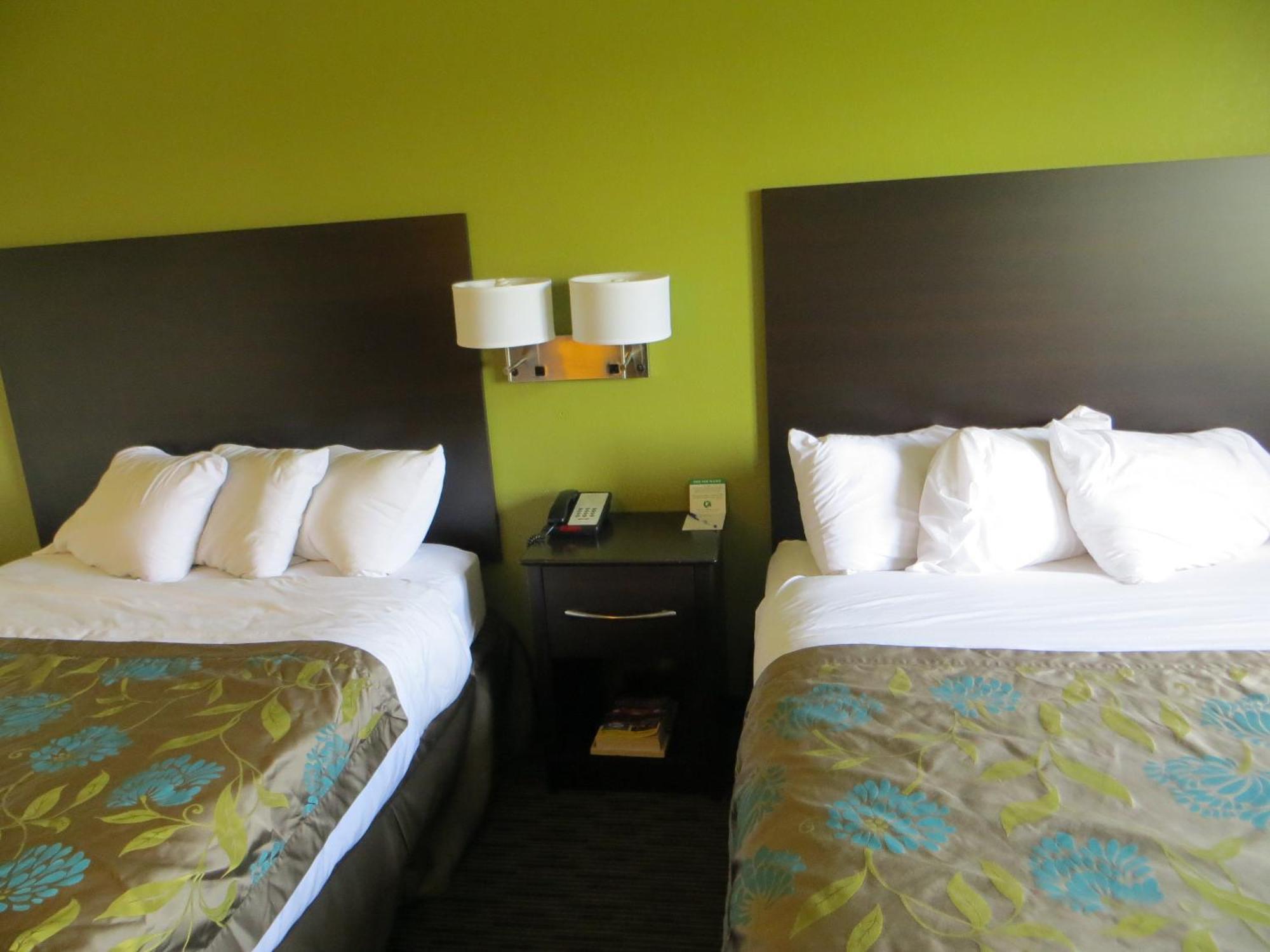 Queen Room Two Queen Beds Non-Smoking