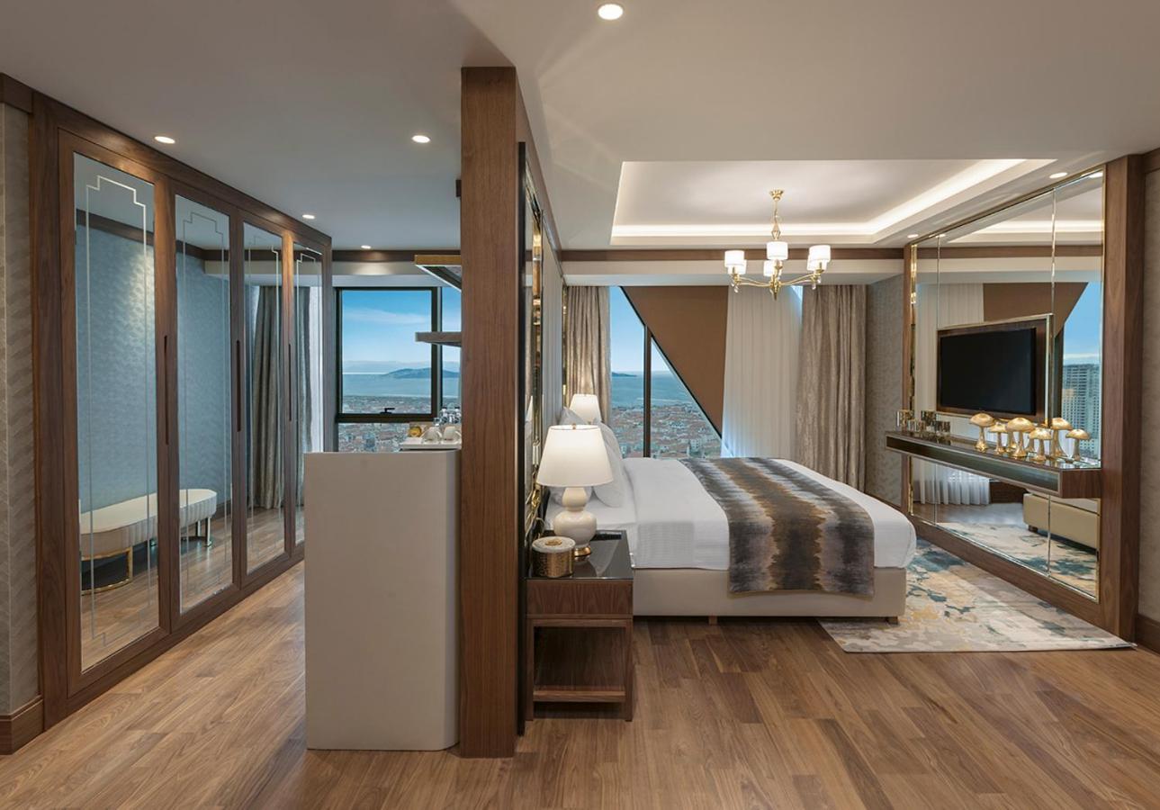 Presidential Suite King Size Bed