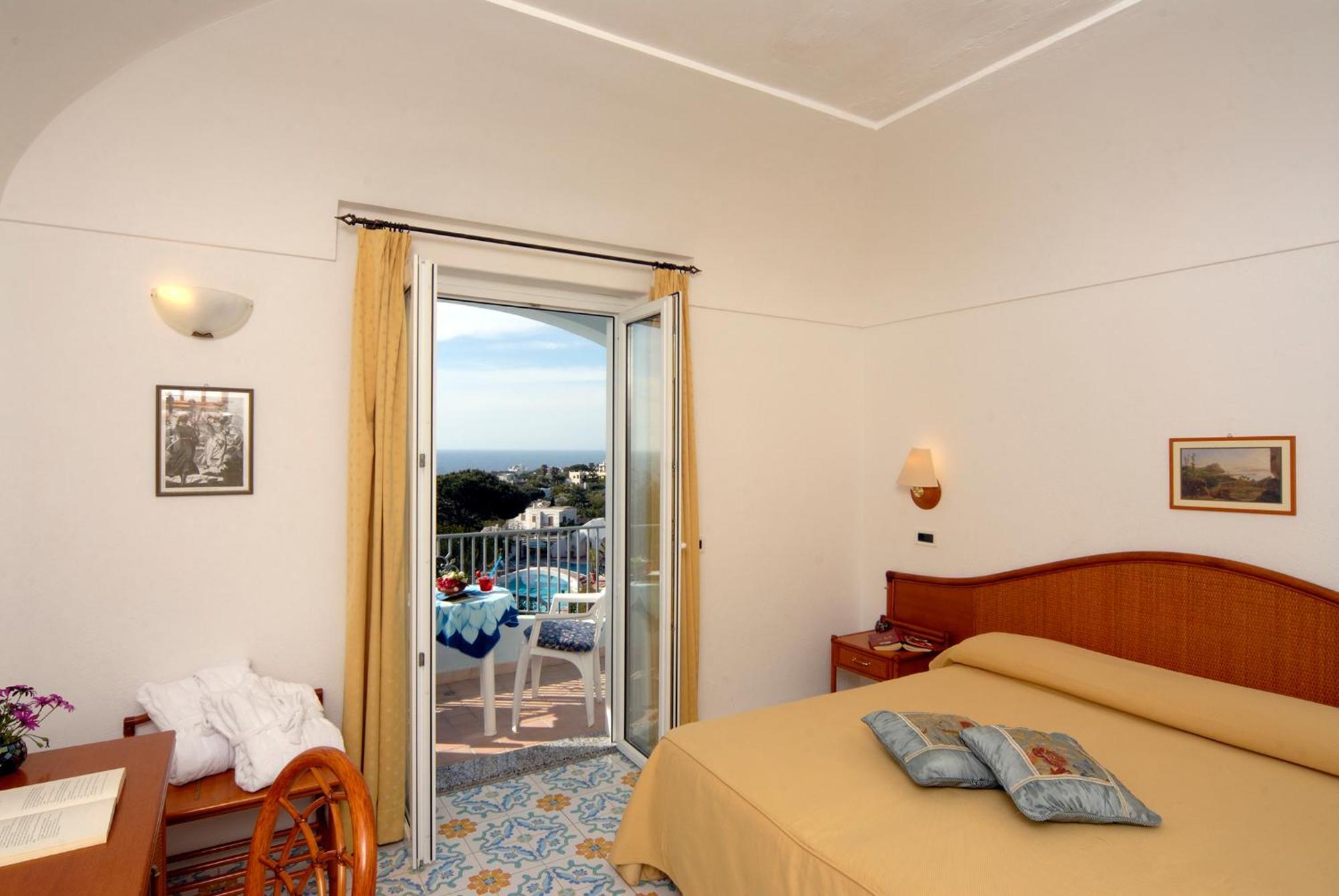 Double or Twin Room Sea View