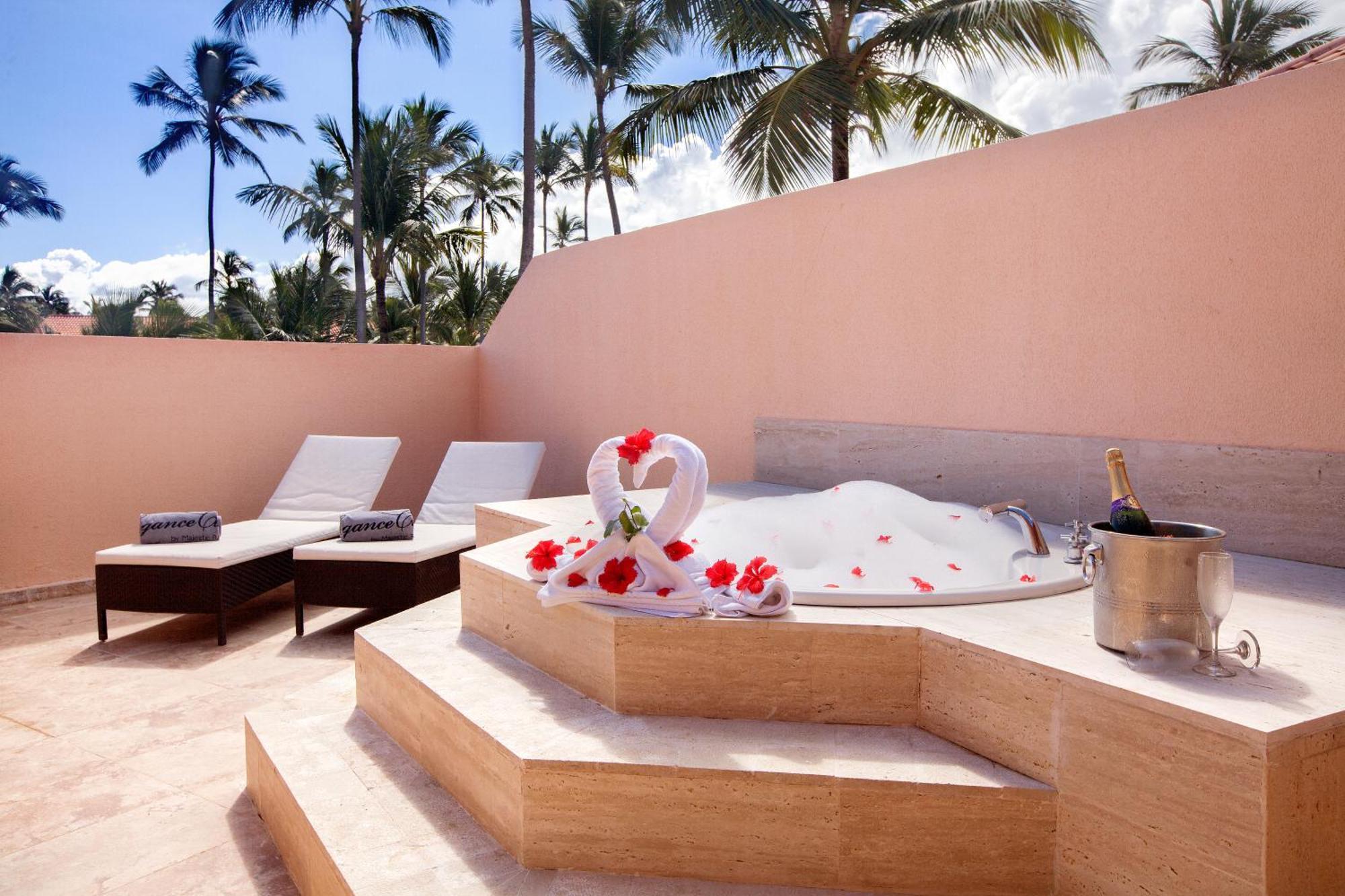 Colonial Jr Suite Outdoor Jacuzzi Wifi