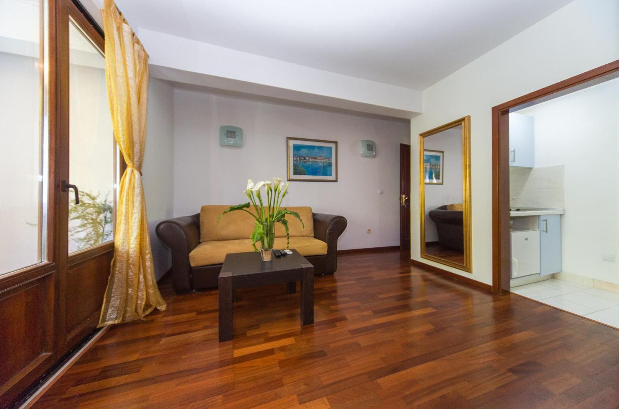 One-Bedroom Apartment Balcony Sea View