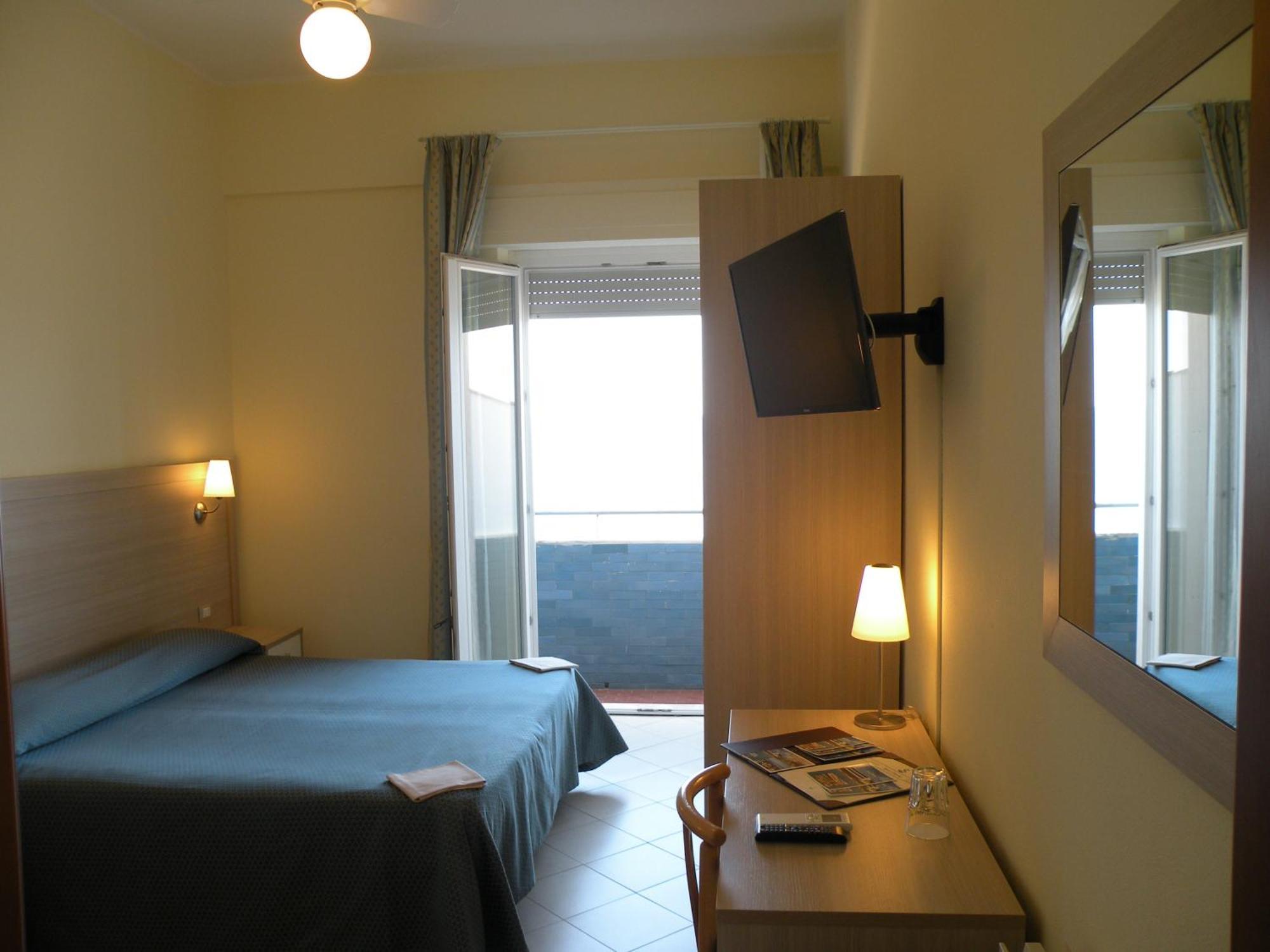 Double or Twin Room Sea View