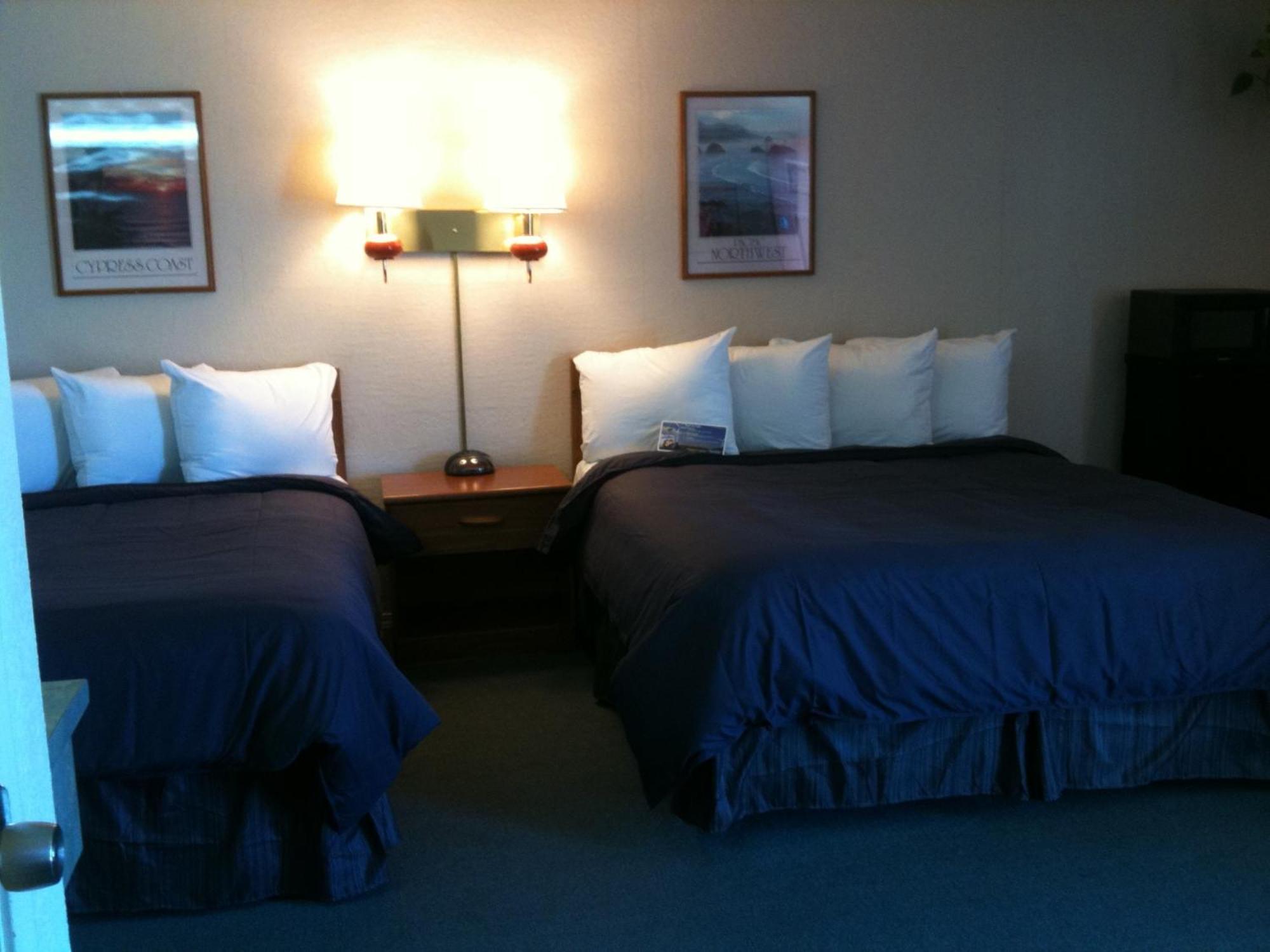 Deluxe Queen Room Two Queen Beds Non-Smoking
