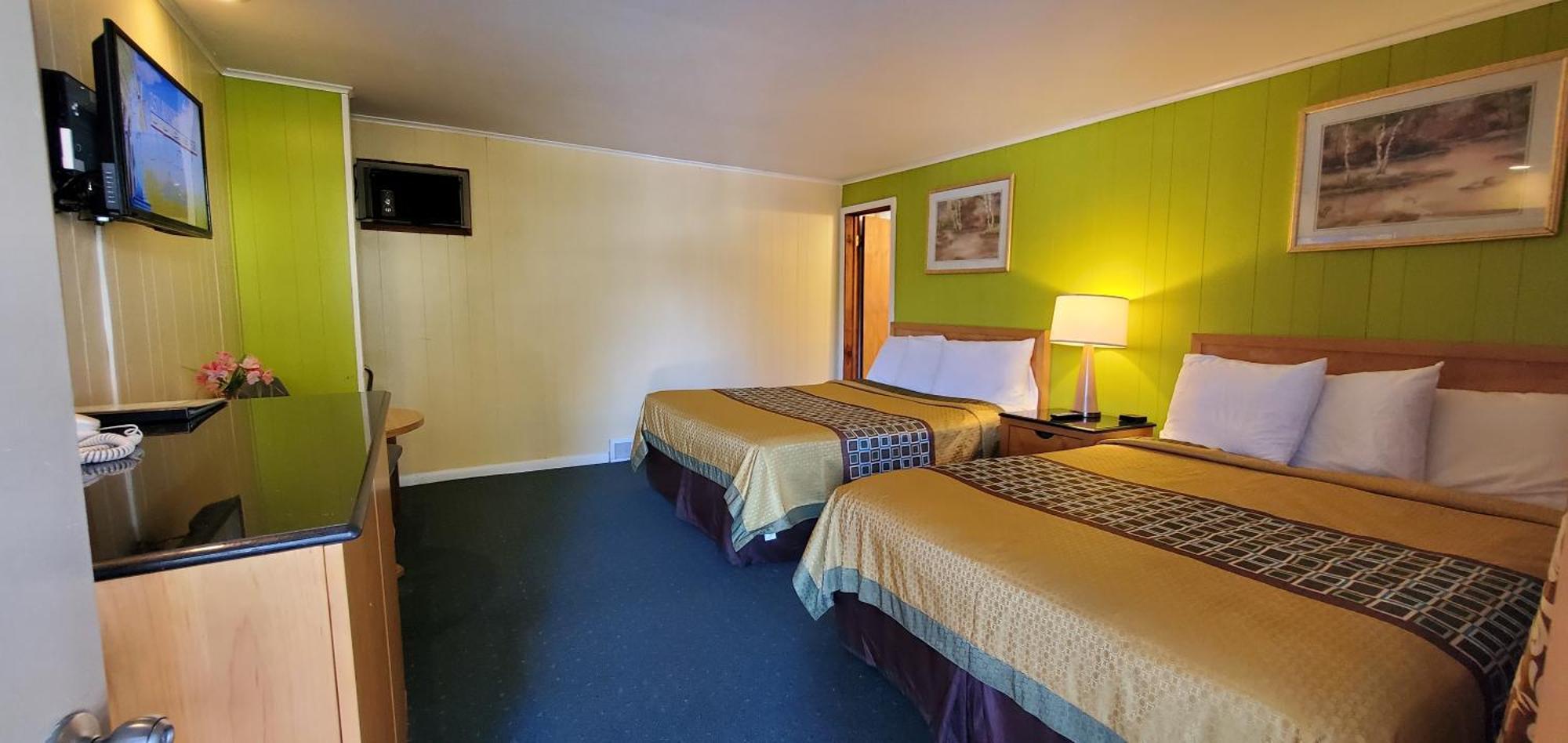 Queen Room Two Queen Beds