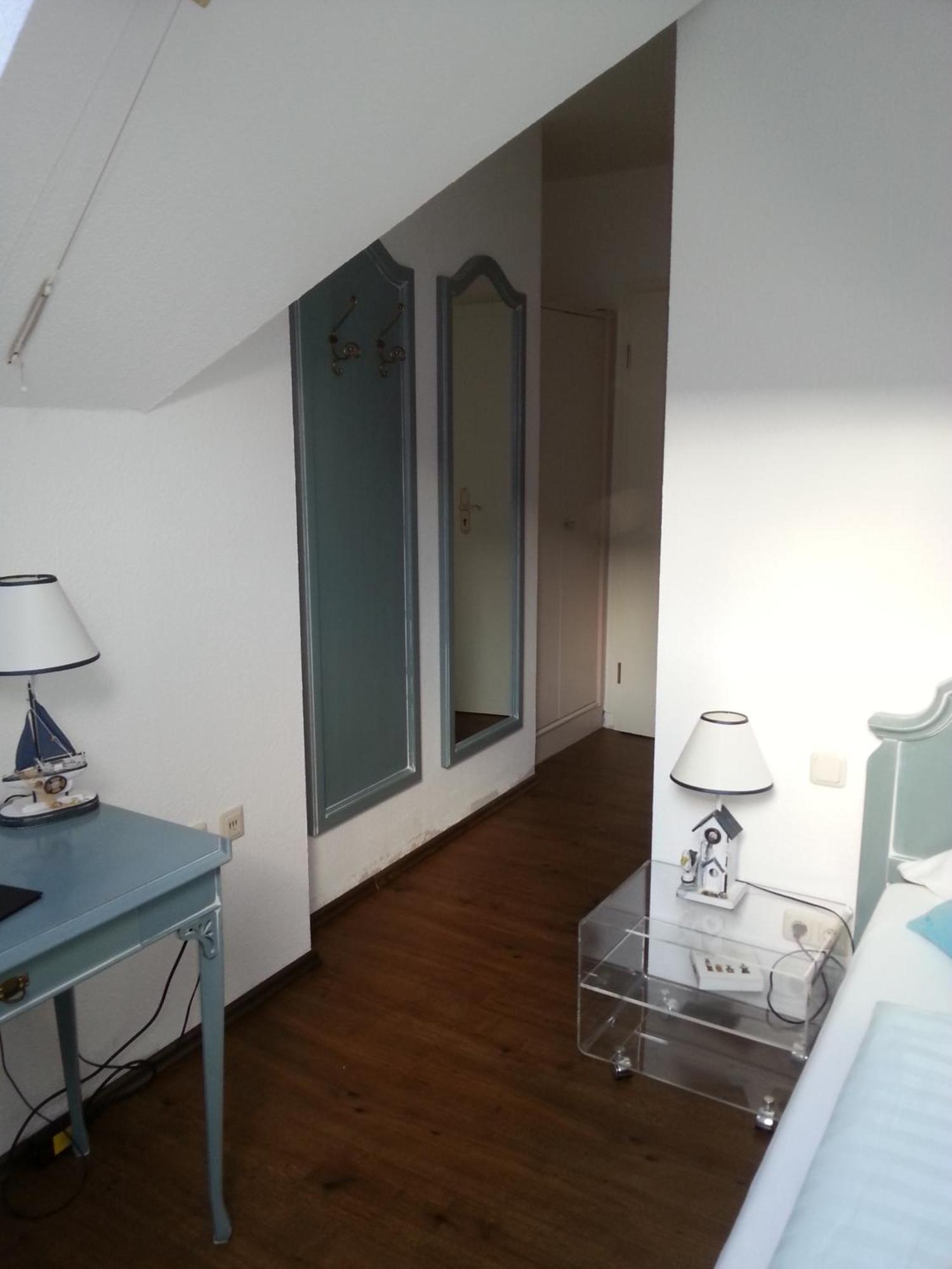 Small Single Room